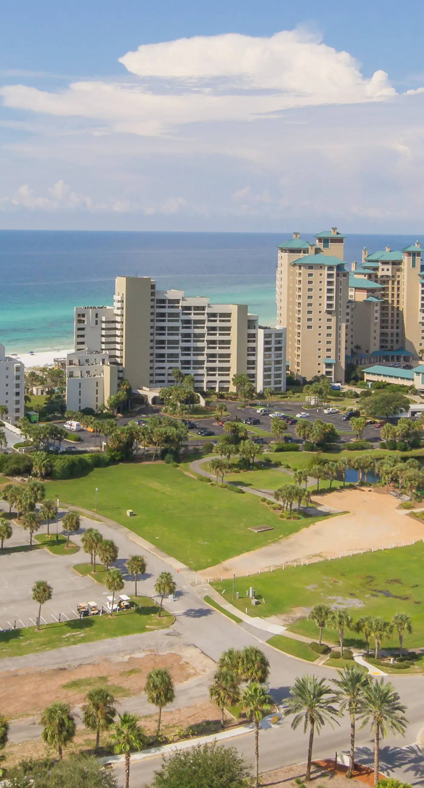 Luxe Luau condo w/on-site pool, golf & marina - steps to beach