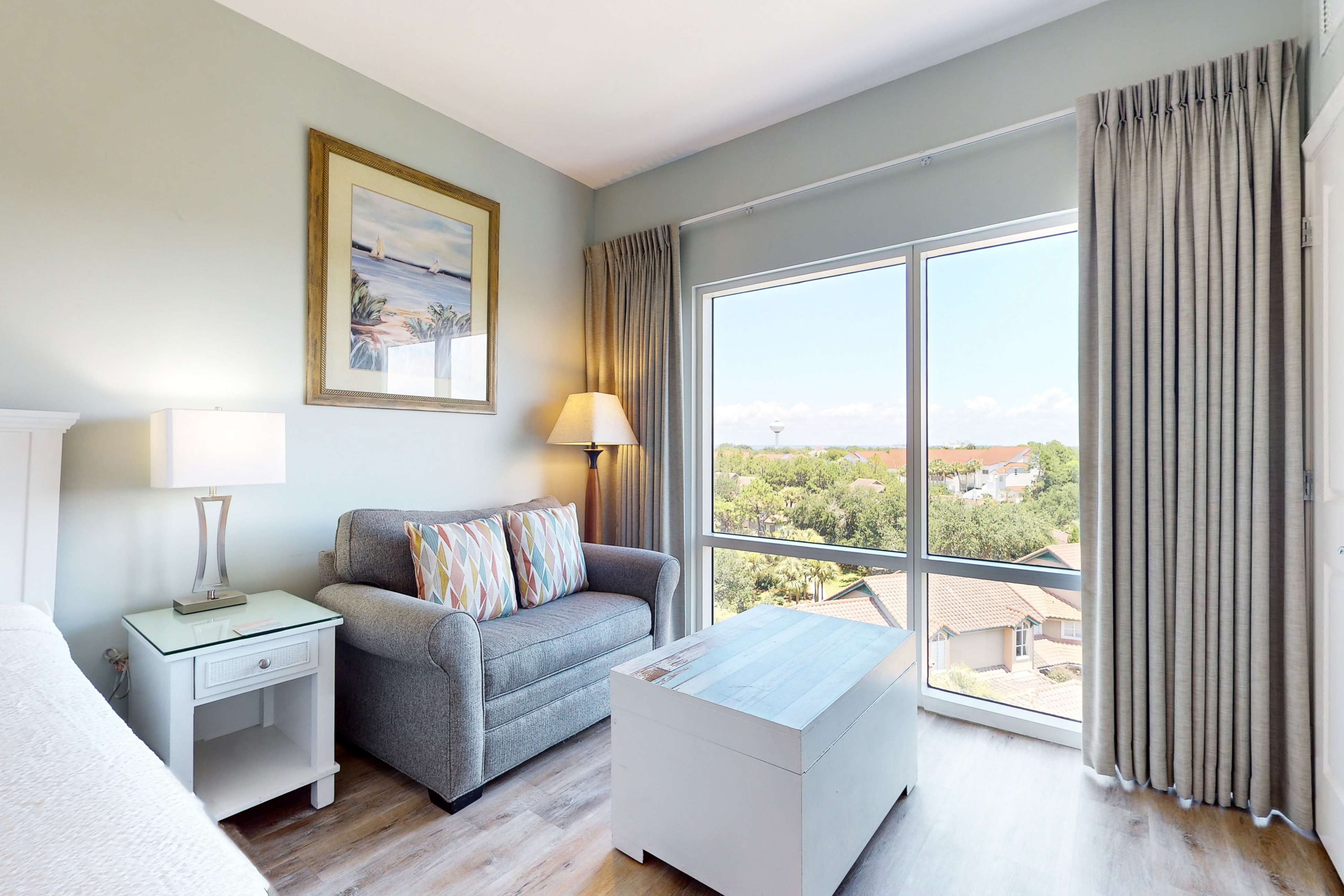 Chic Luau suite by the beach w/ epic amenities - pool, golf & marina