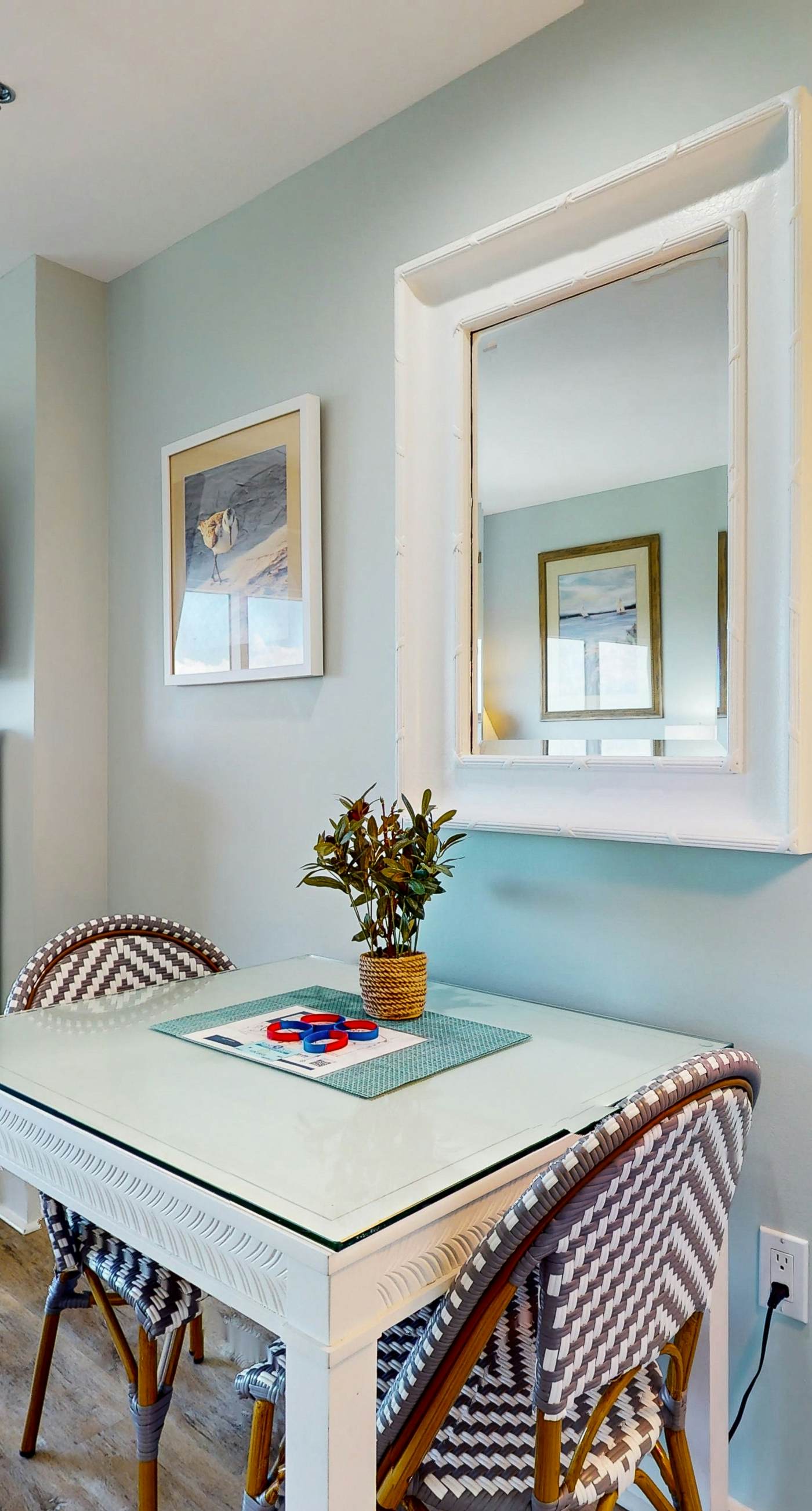 Chic Luau suite by the beach w/ epic amenities - pool, golf & marina