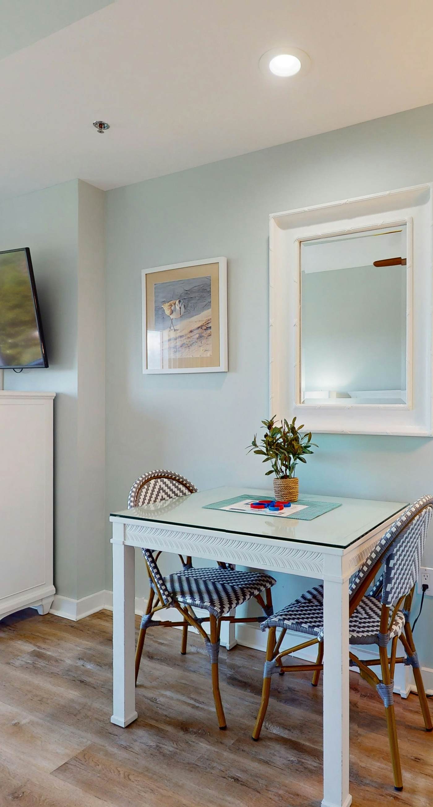 Chic Luau suite by the beach w/ epic amenities - pool, golf & marina