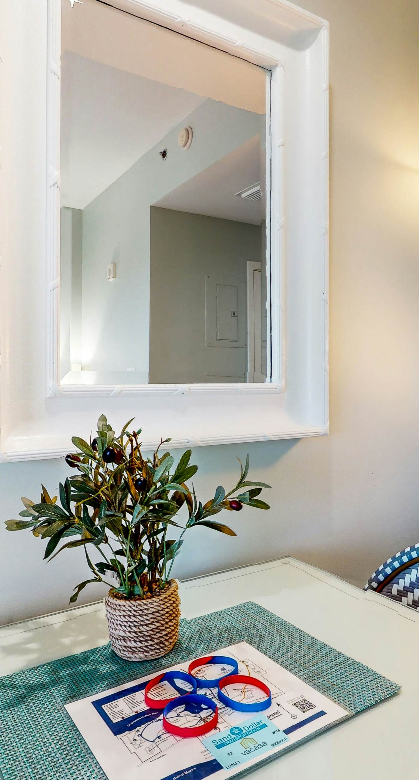 Chic Luau suite by the beach w/ epic amenities - pool, golf & marina