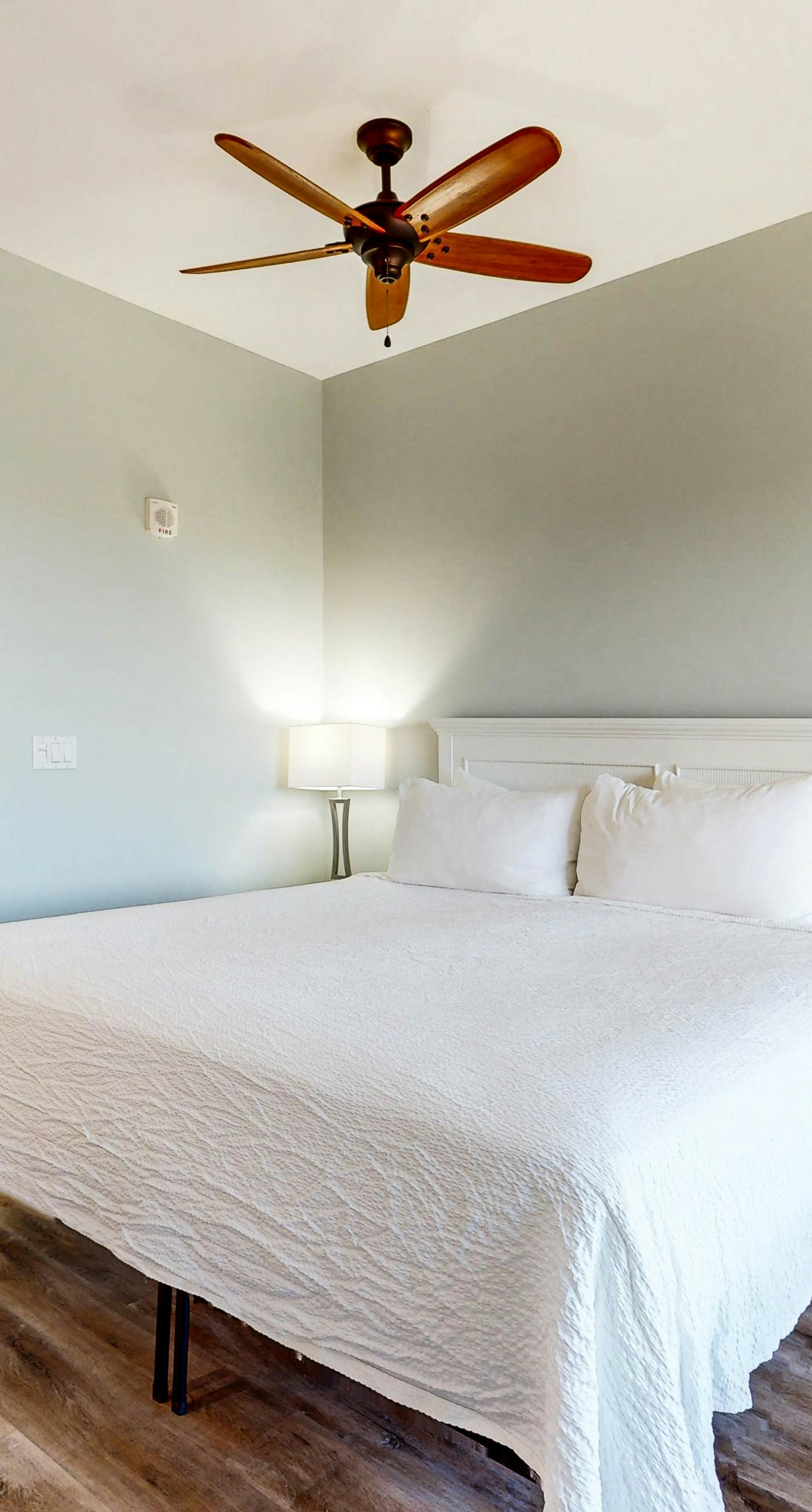 Chic Luau suite by the beach w/ epic amenities - pool, golf & marina