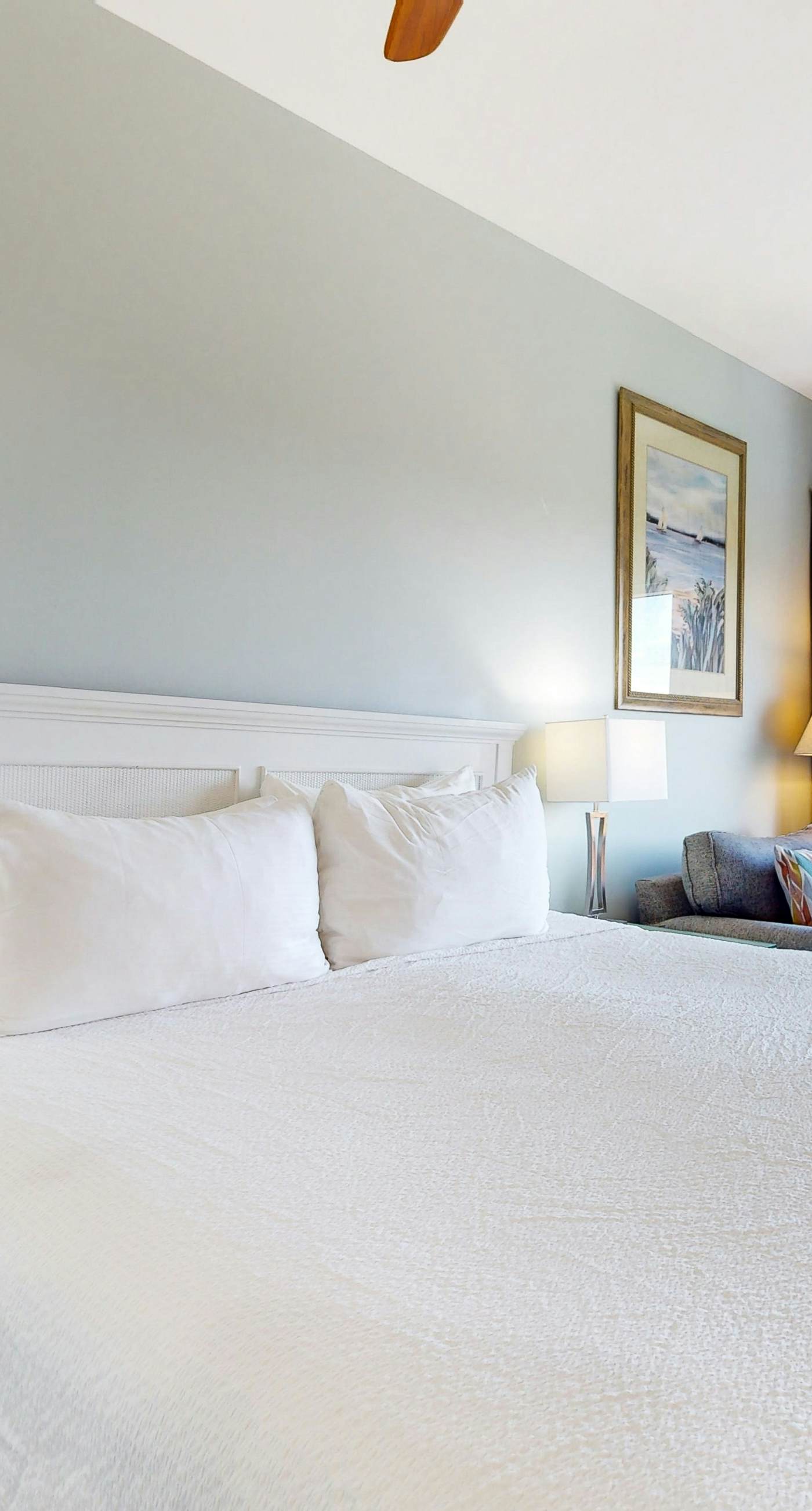 Chic Luau suite by the beach w/ epic amenities - pool, golf & marina