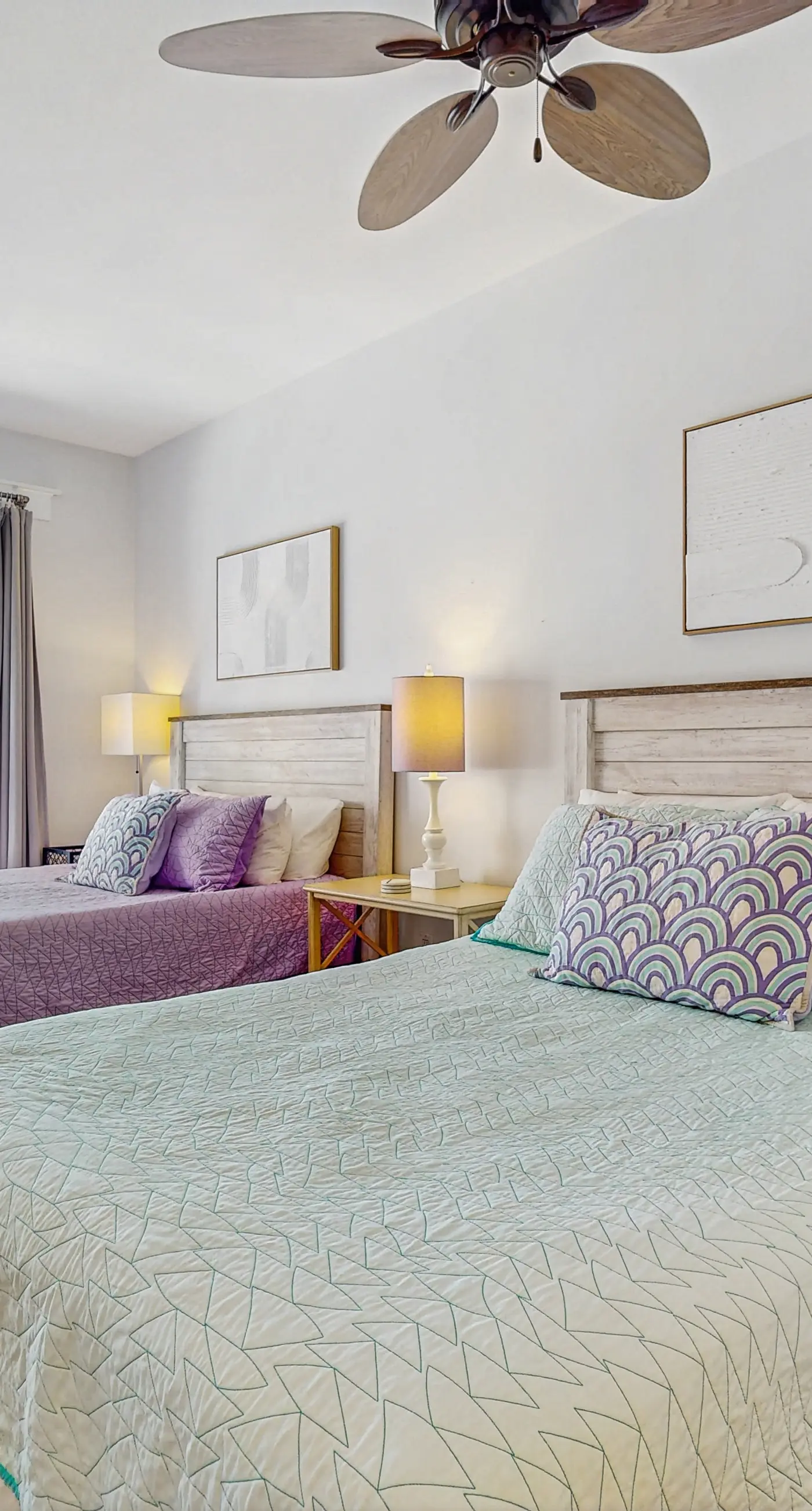 Gorgeous multi unit w full kitchen, shared pool and easy beach access