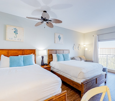 Sun-kissed 9th-floor studio w/gulf views, pools/hot tub - close to beach