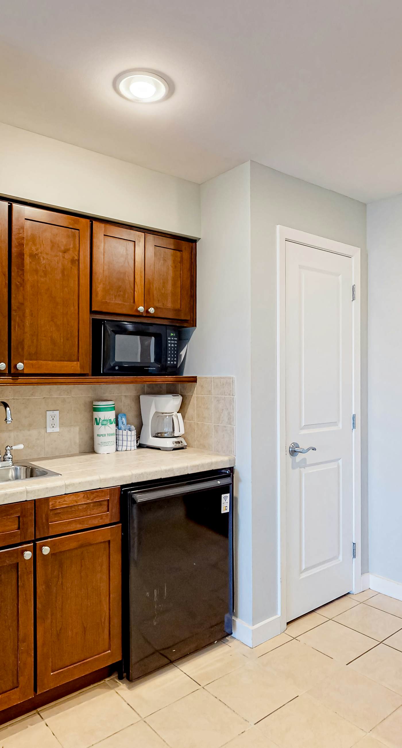 Sun-kissed 9th-floor studio w/gulf views, pools/hot tub - close to beach