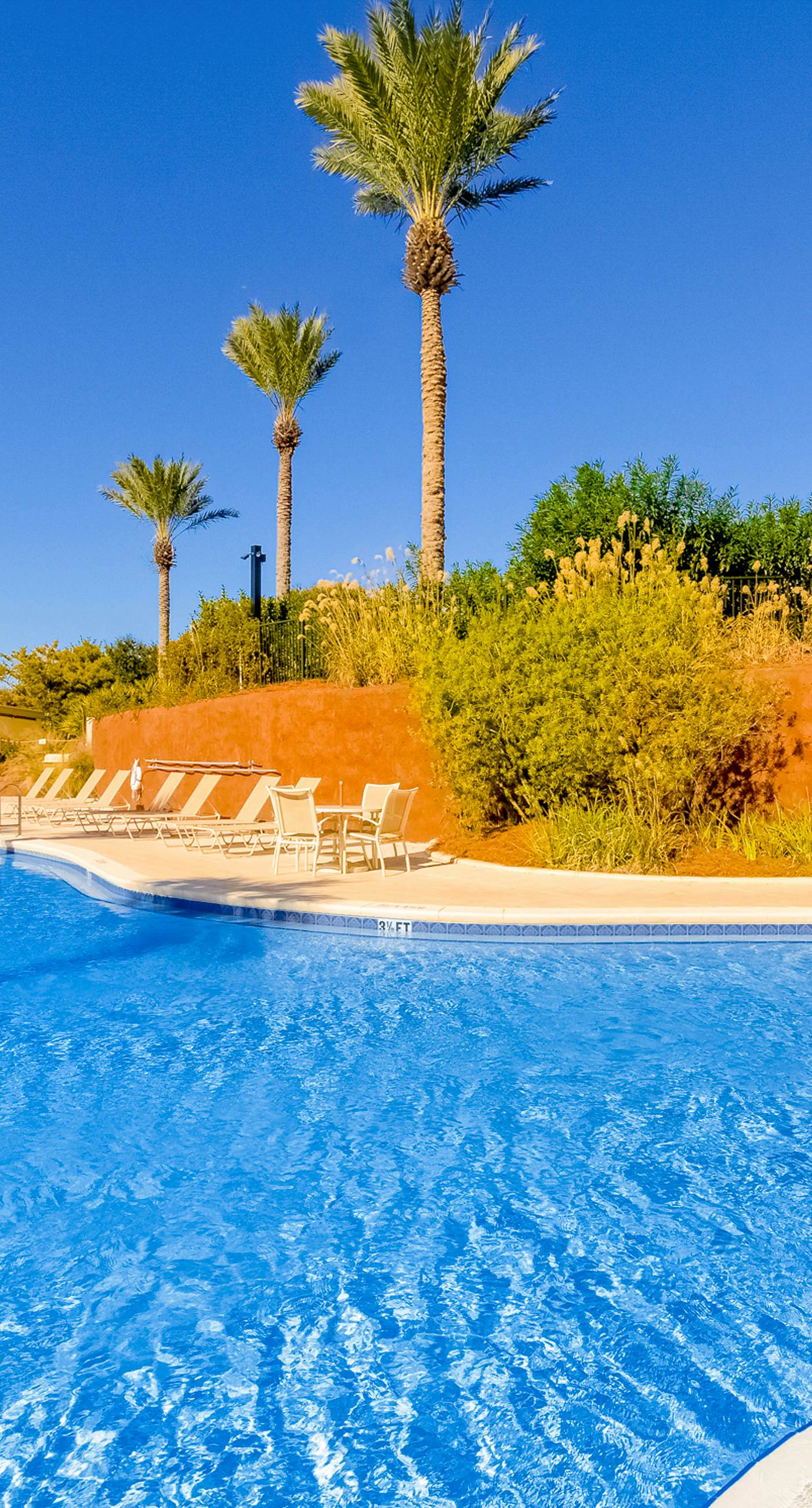 Sun-kissed 9th-floor studio w/gulf views, pools/hot tub - close to beach