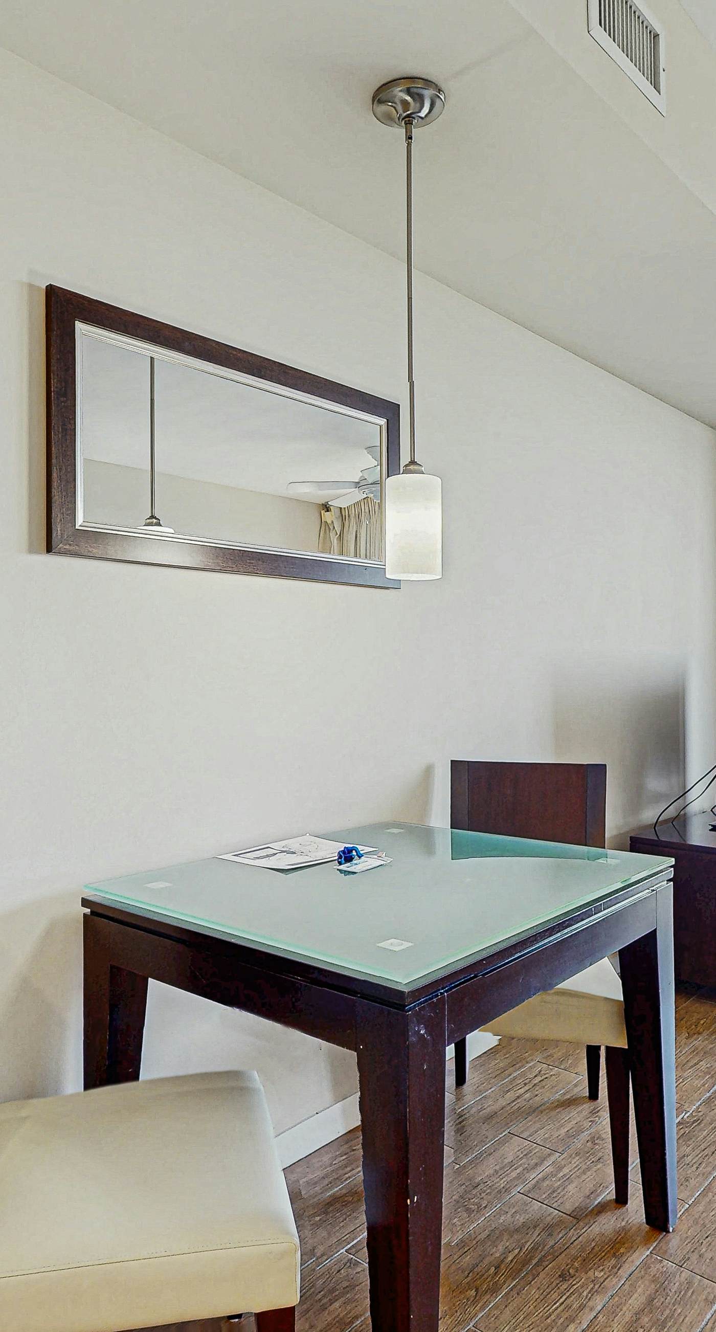 Stylish suite with a shared pool,hot tub and golf course,bay views