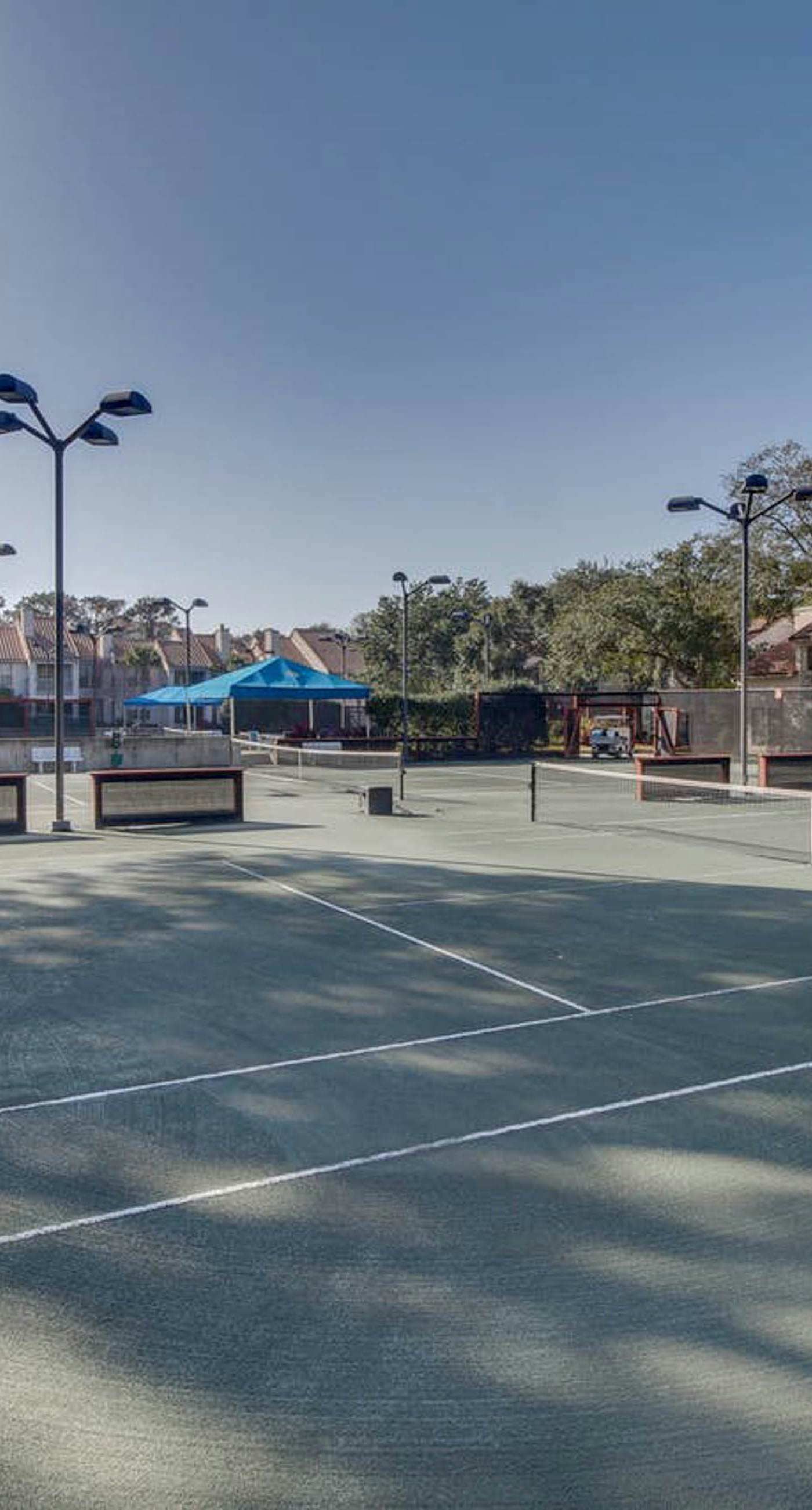 Stylish suite with a shared pool,hot tub and golf course,bay views