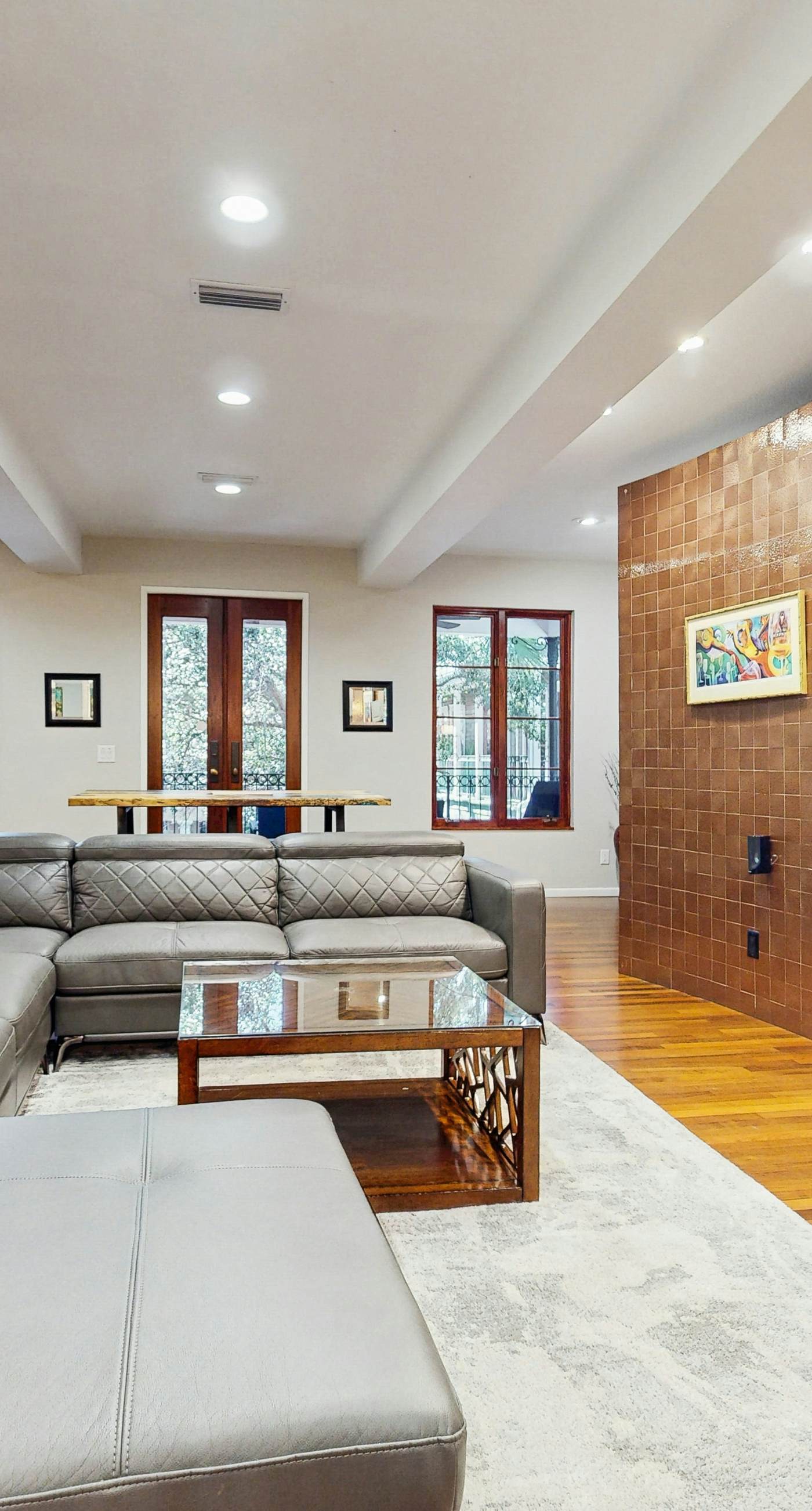 Cozy coastal condo with shared pool and beach access, close to everything