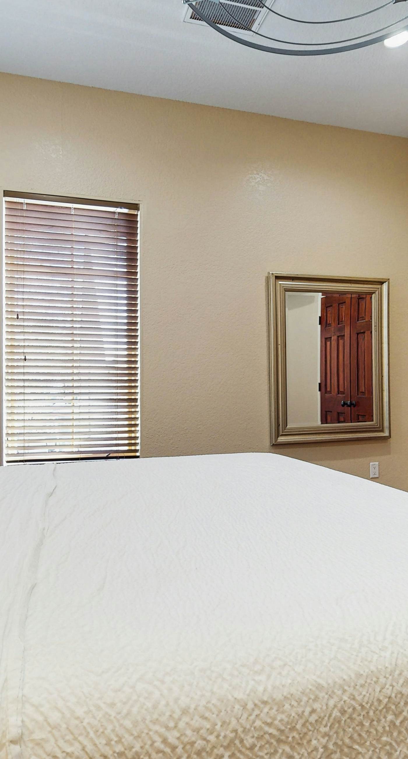 Cozy coastal condo with shared pool and beach access, close to everything