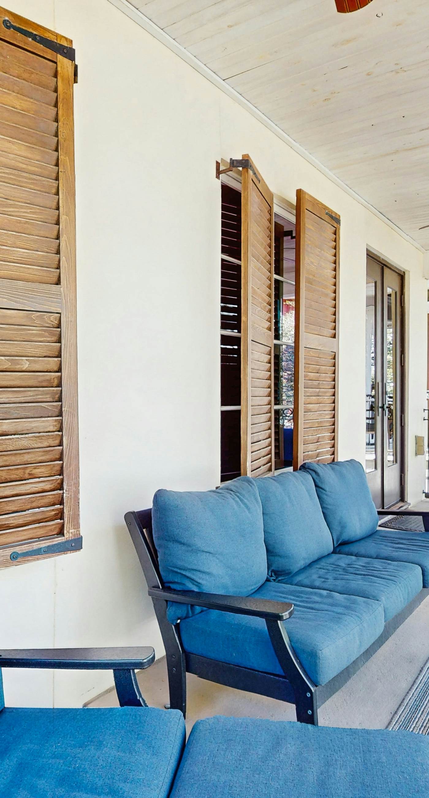 Cozy coastal condo with shared pool and beach access, close to everything