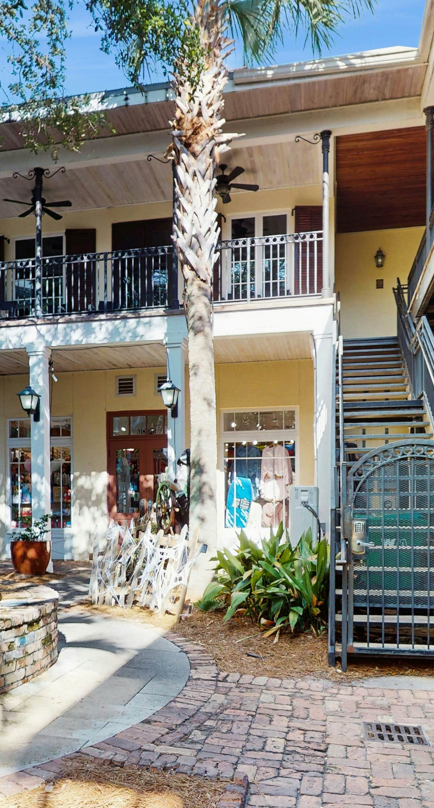 Cozy coastal condo with shared pool and beach access, close to everything