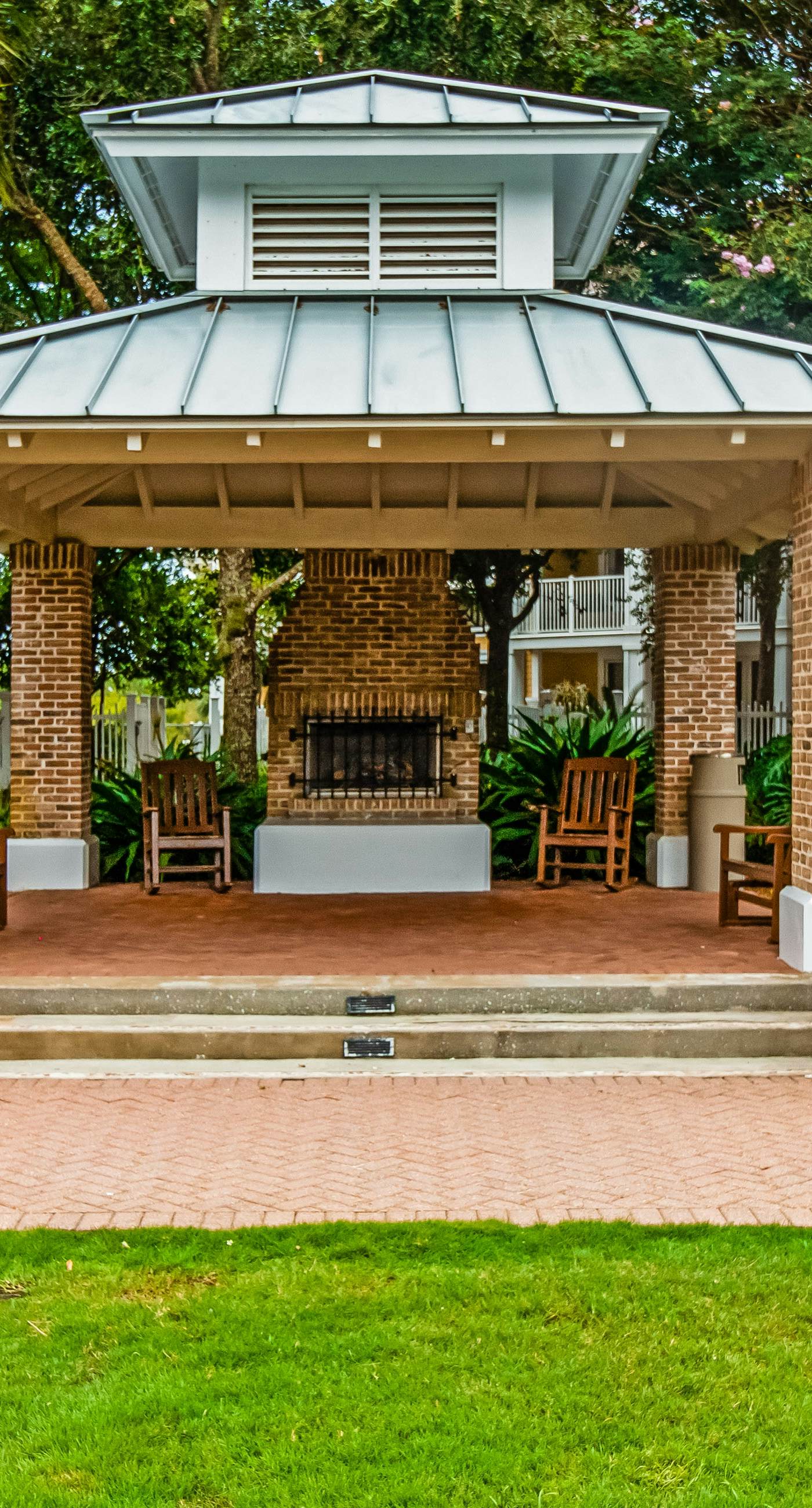 Cozy coastal condo with shared pool and beach access, close to everything