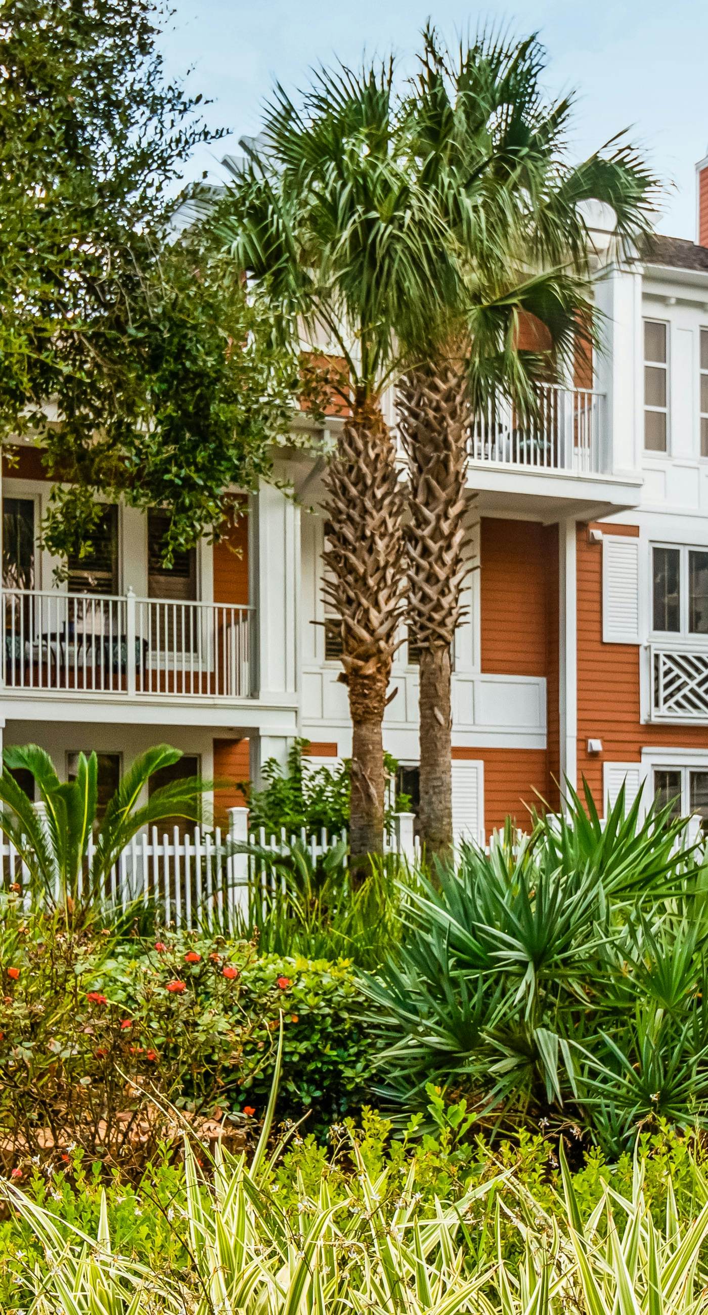 Cozy coastal condo with shared pool and beach access, close to everything