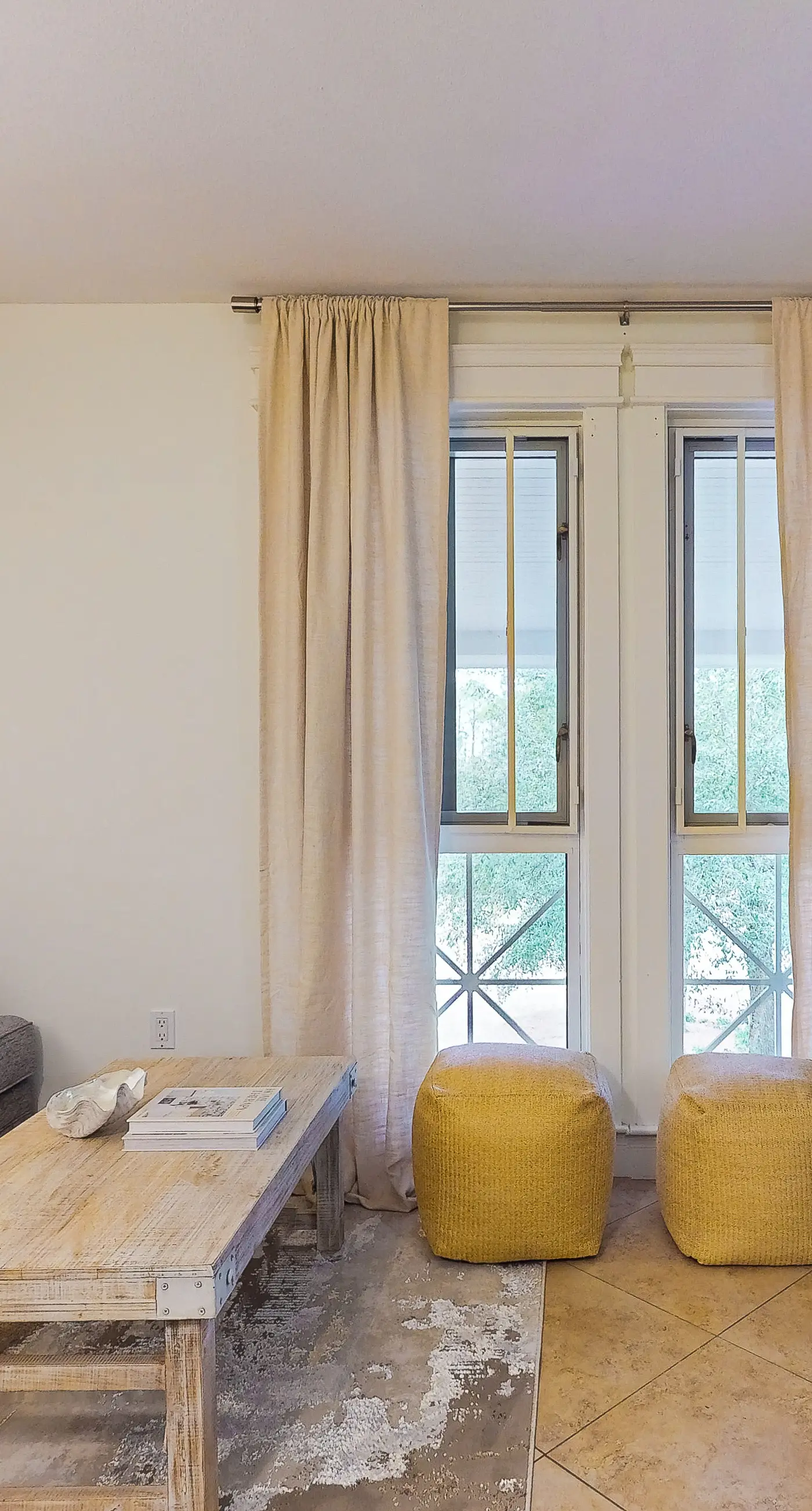 Cozy efficiency with kitchenette, shared pool and beach access