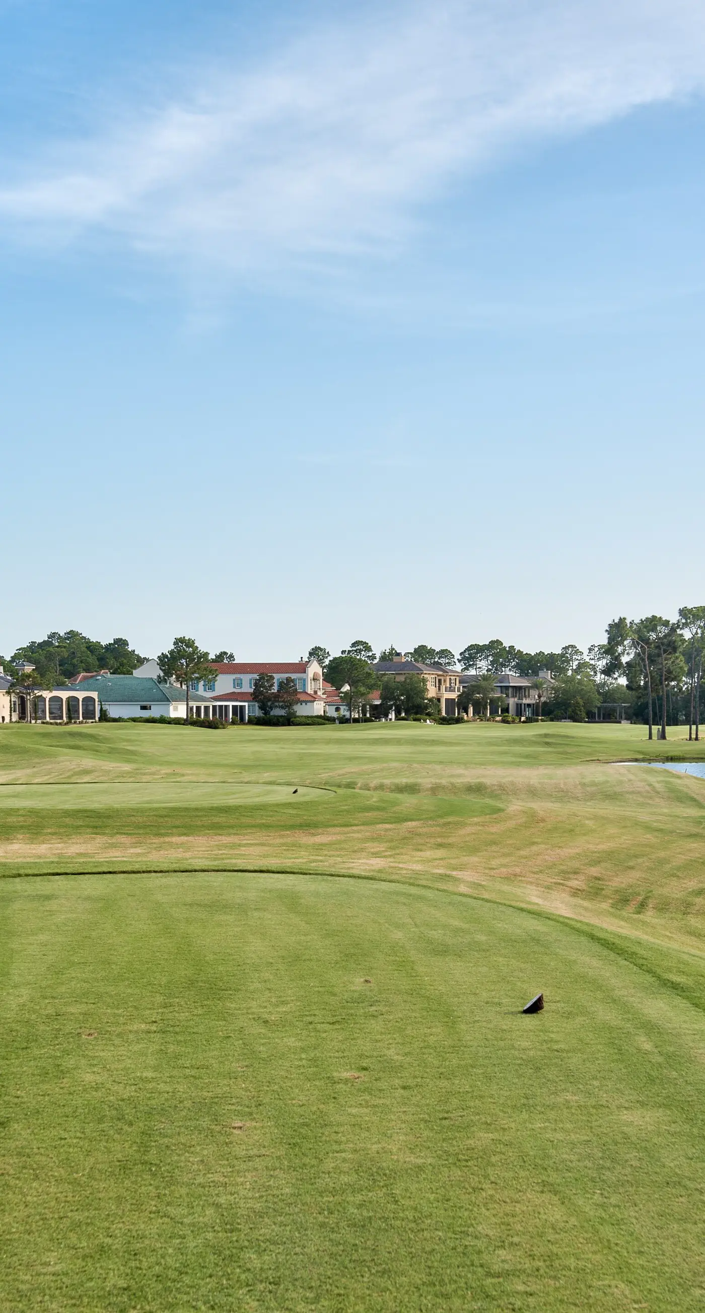 Cozy efficiency with kitchenette, shared pool and beach access