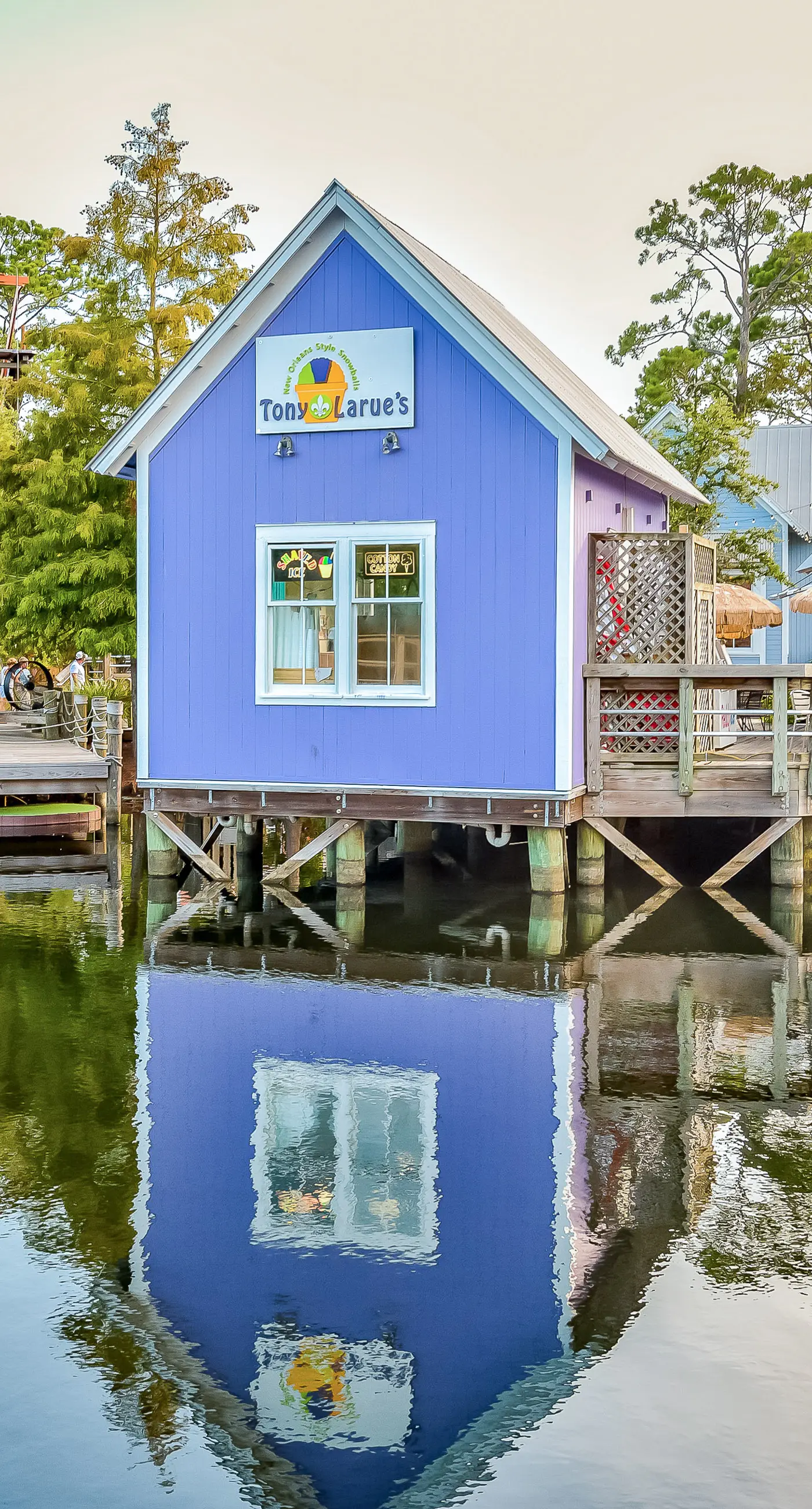 Cozy efficiency with kitchenette, shared pool and beach access