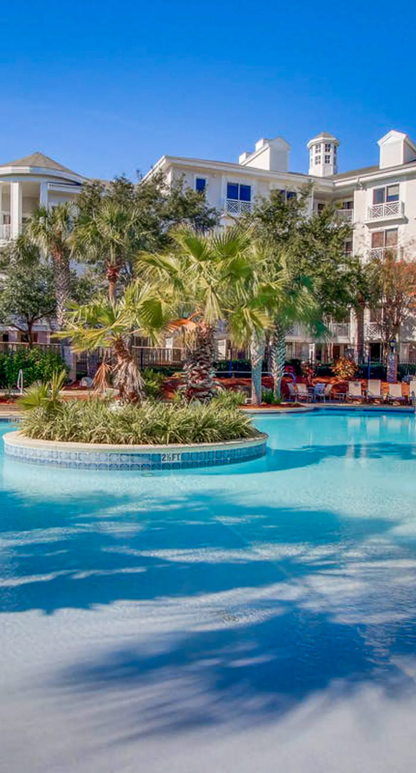 Comfortable studio with pool, hot tub, high-speed WiFi & central AC