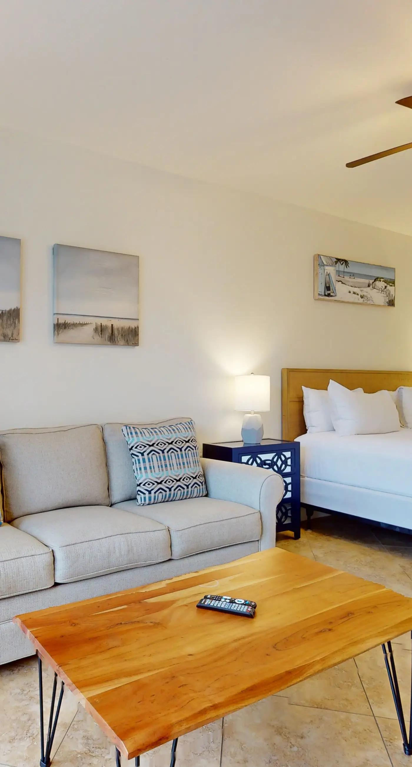 Comfortable studio with pool, hot tub, high-speed WiFi & central AC