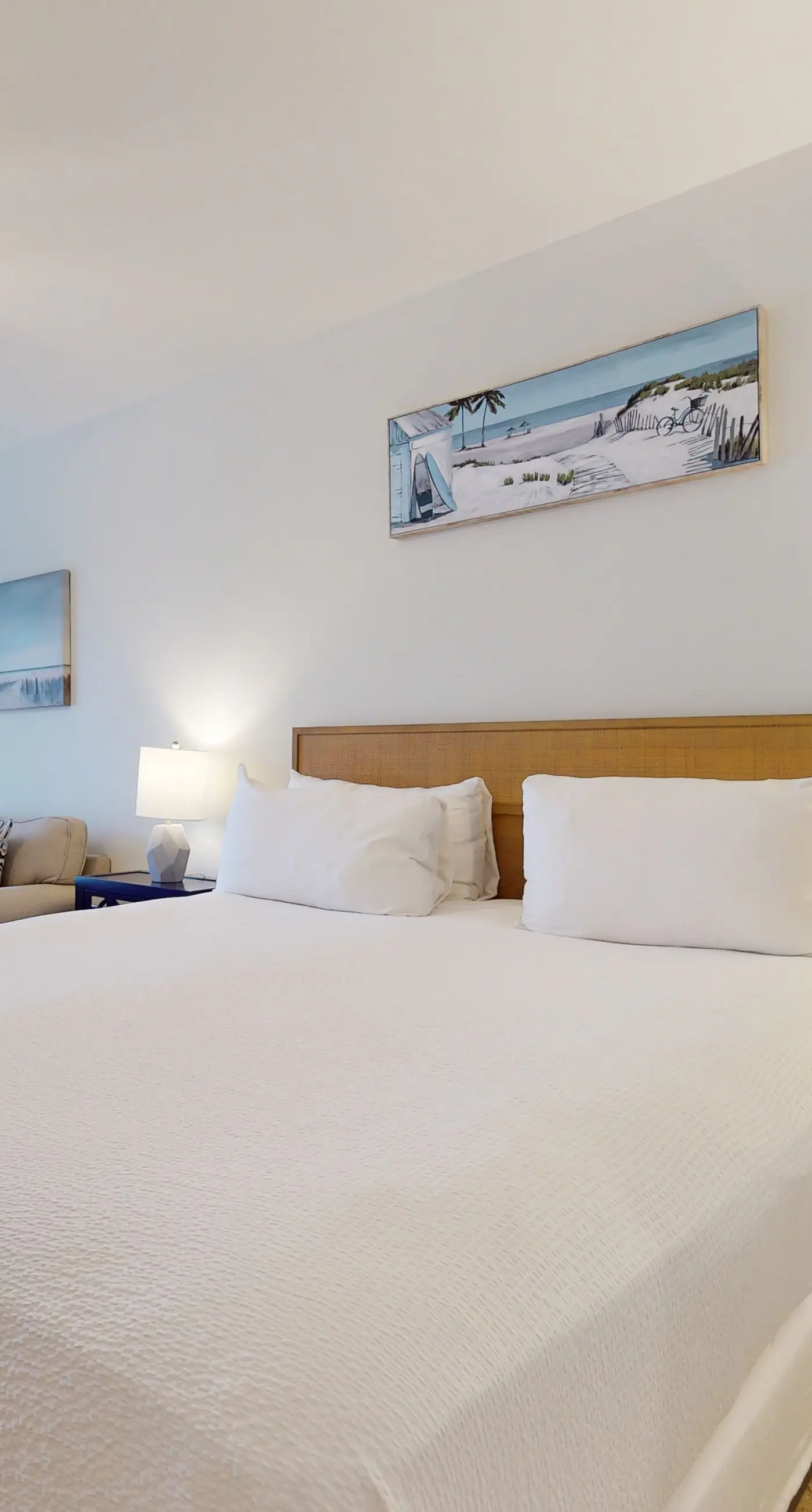 Comfortable studio with pool, hot tub, high-speed WiFi & central AC