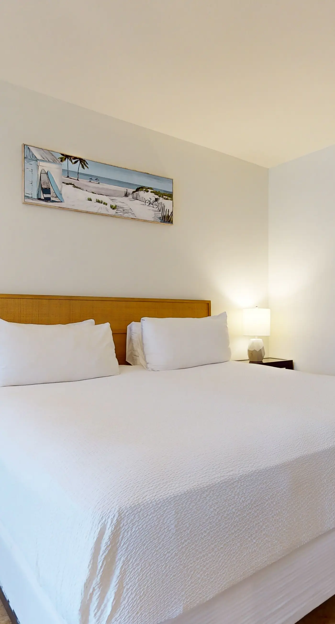 Comfortable studio with pool, hot tub, high-speed WiFi & central AC