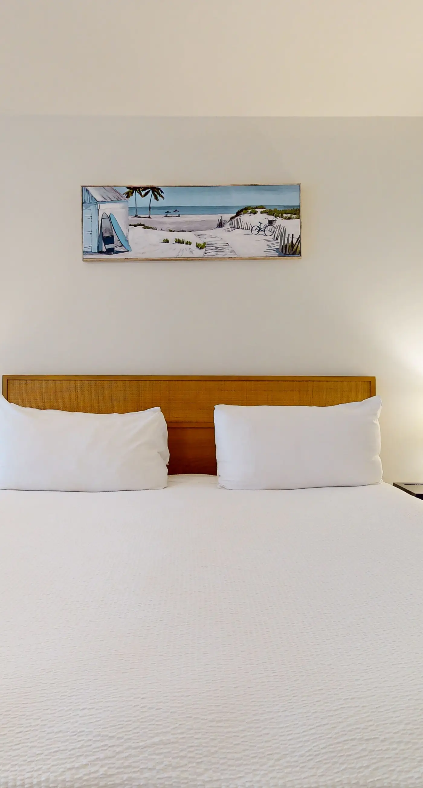 Comfortable studio with pool, hot tub, high-speed WiFi & central AC