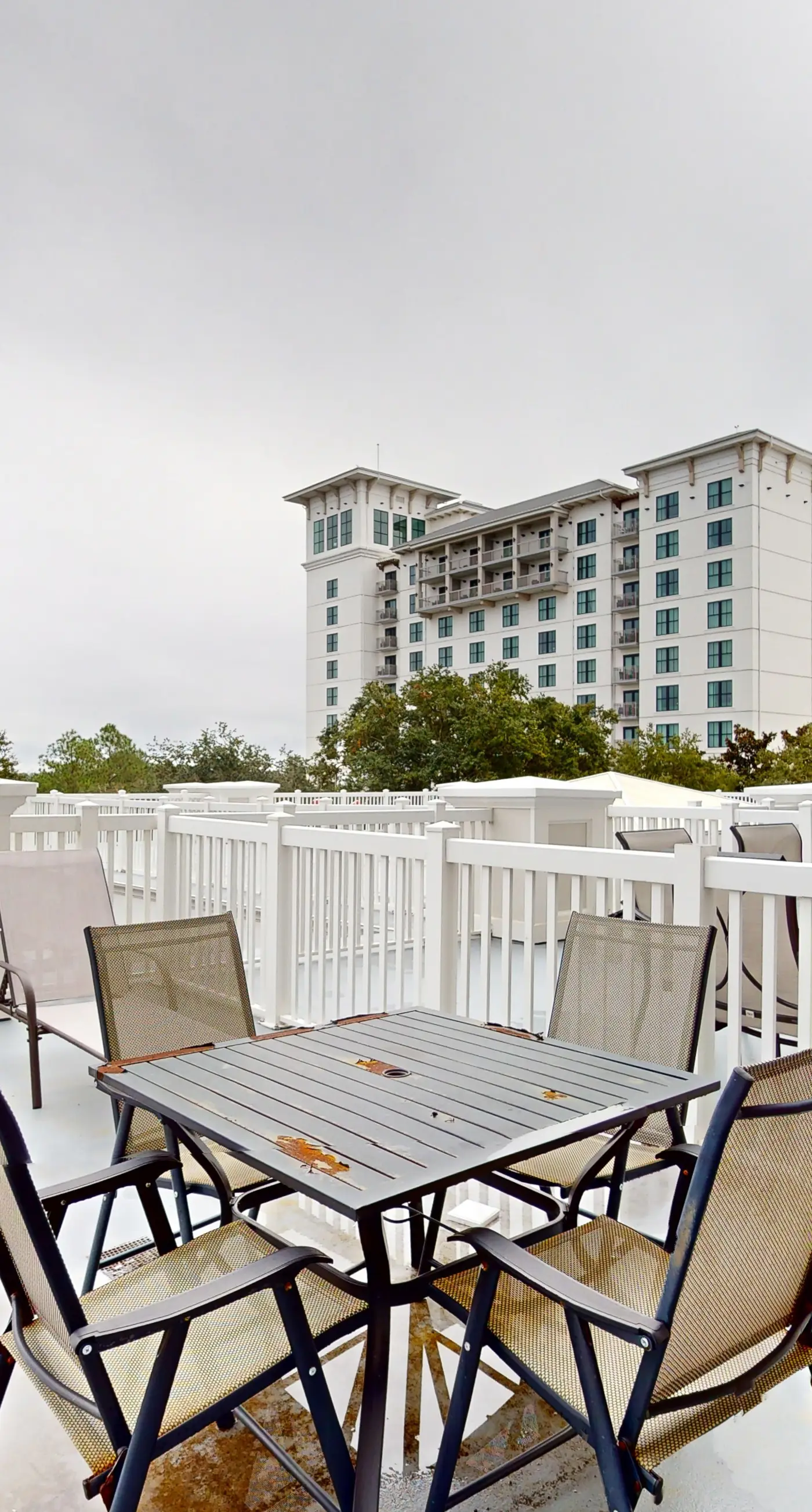 Comfortable studio with pool, hot tub, high-speed WiFi & central AC