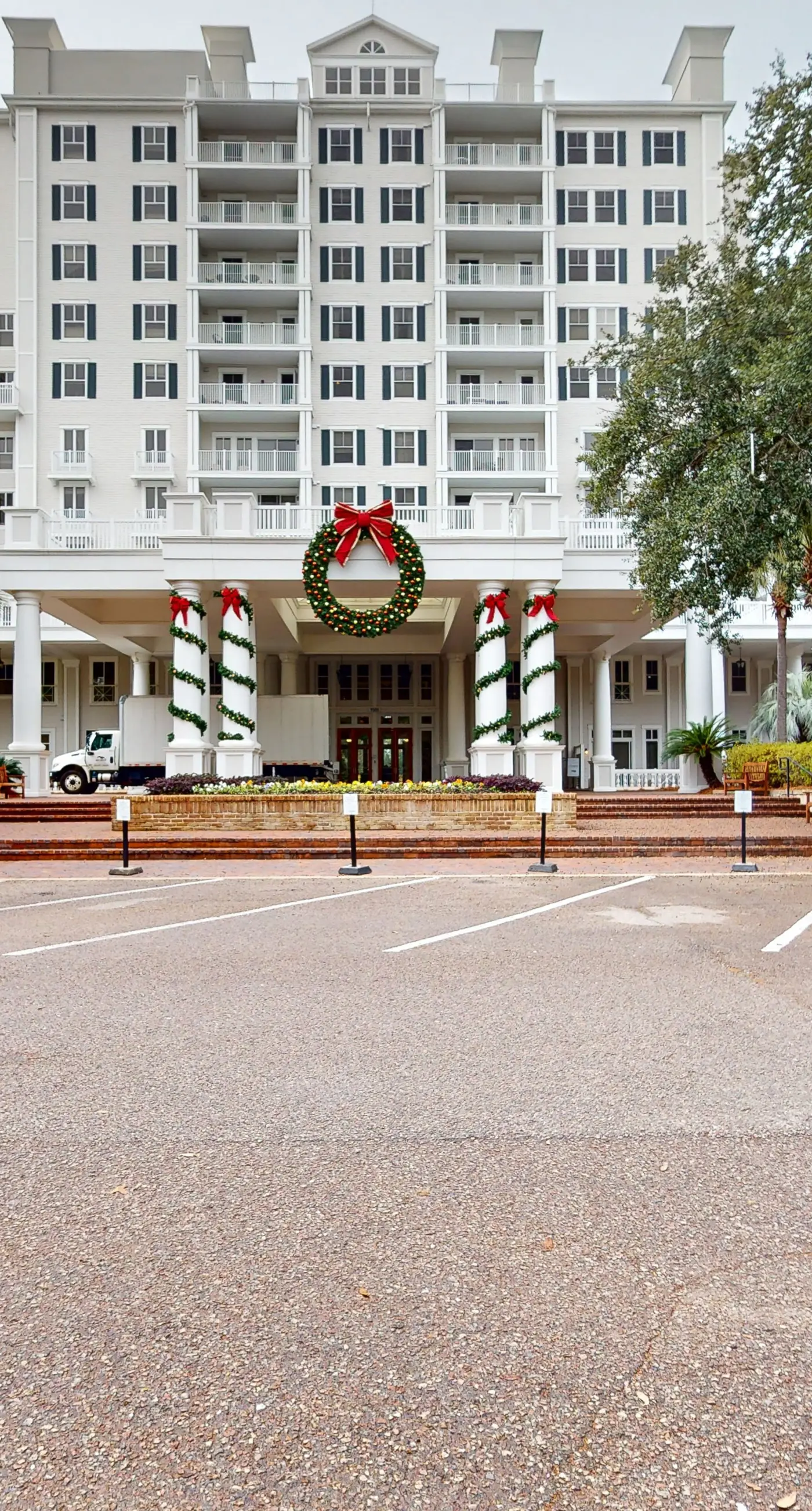 Comfortable studio with pool, hot tub, high-speed WiFi & central AC