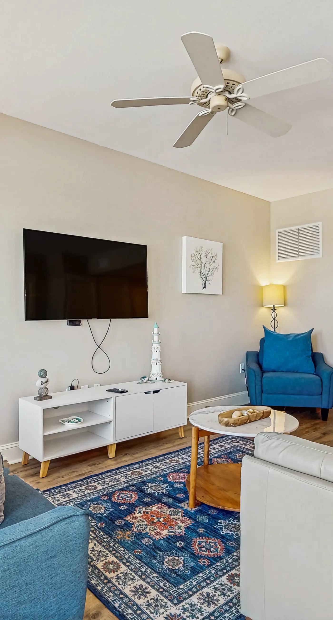 3rd-floor Condo with pools, marina, tennis, large balcony, beach access