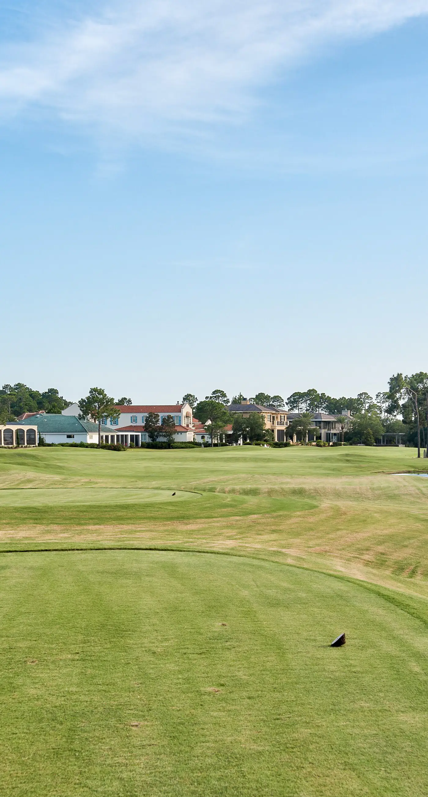 3rd-floor Condo with pools, marina, tennis, large balcony, beach access