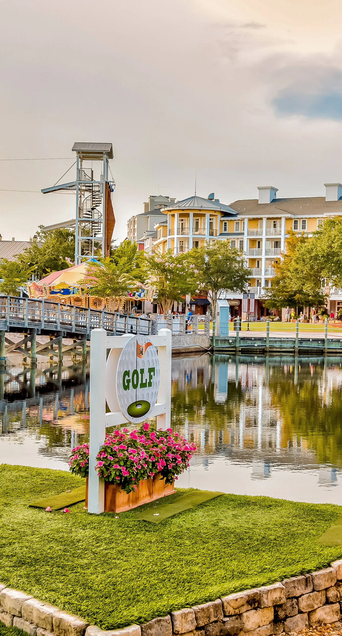 3rd-floor Condo with pools, marina, tennis, large balcony, beach access