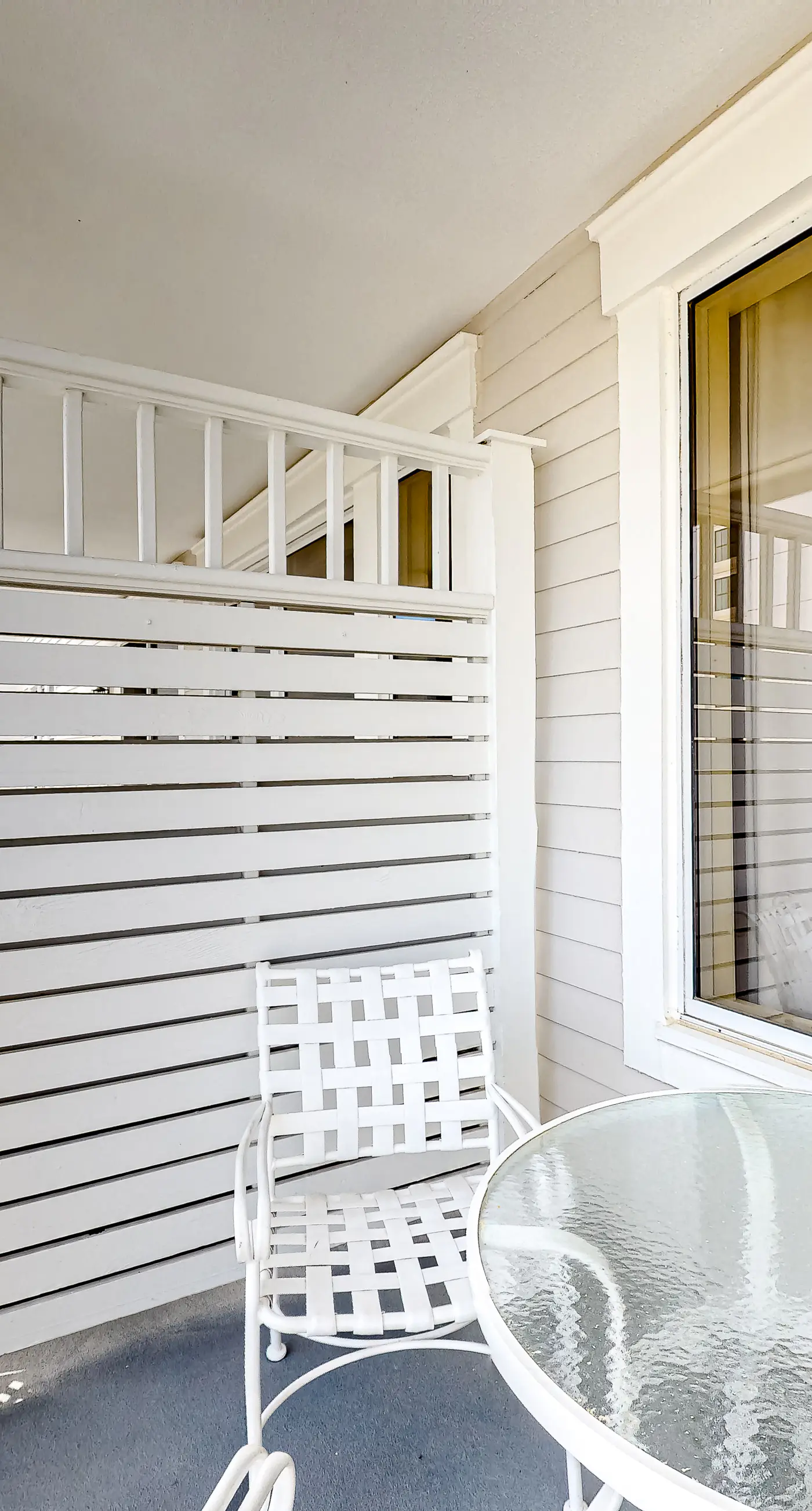 Bright condo with lagoon pool, hot tub, golf, private W/D & central AC