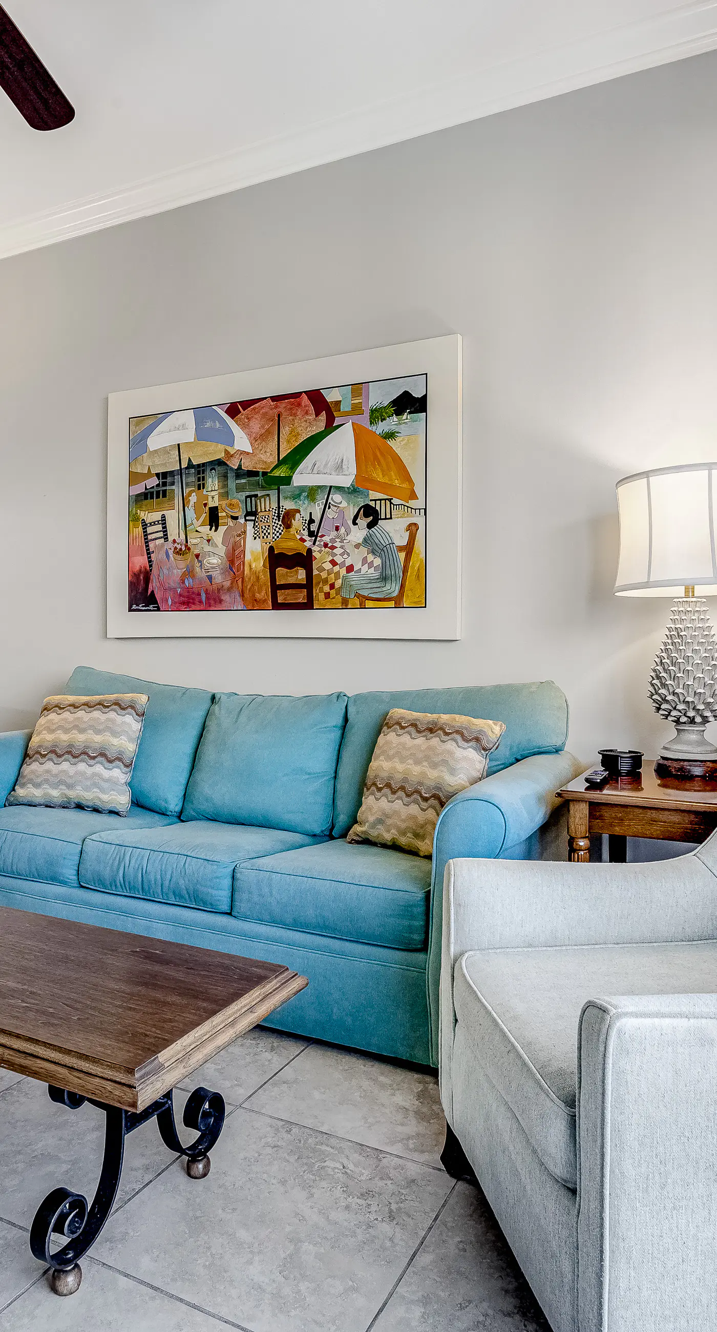 Vibrant seventh-floor condo with pool, hot tub, sauna, private W/D & fast WiFi