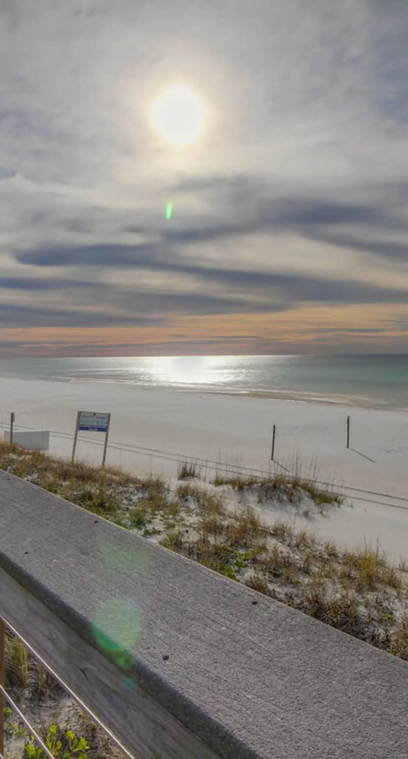 Third-floor condo with pool, high-speed WiFi & private washer/dryer