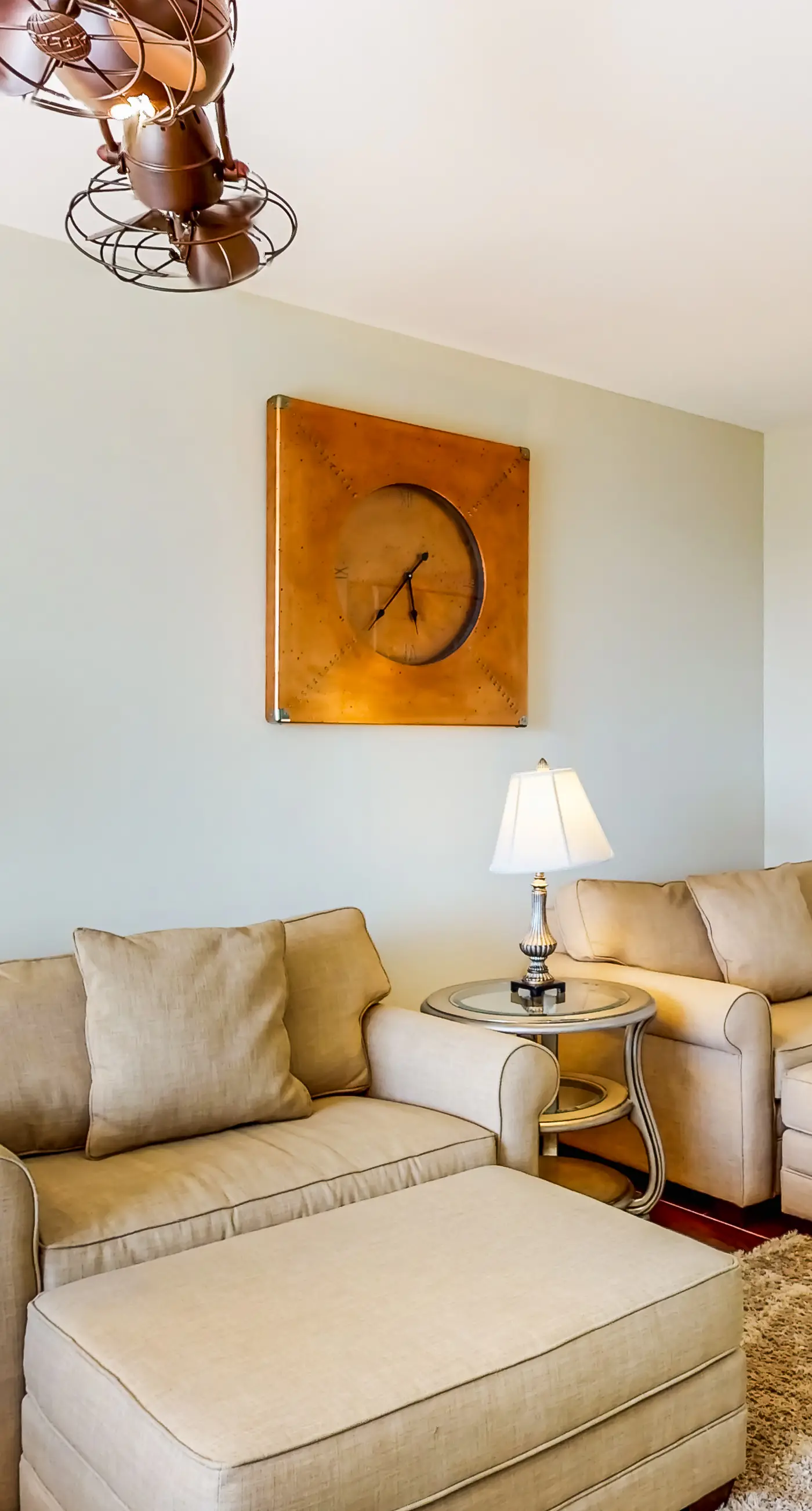 Stylish condo with lagoon pool & beach access - snowbirds welcome