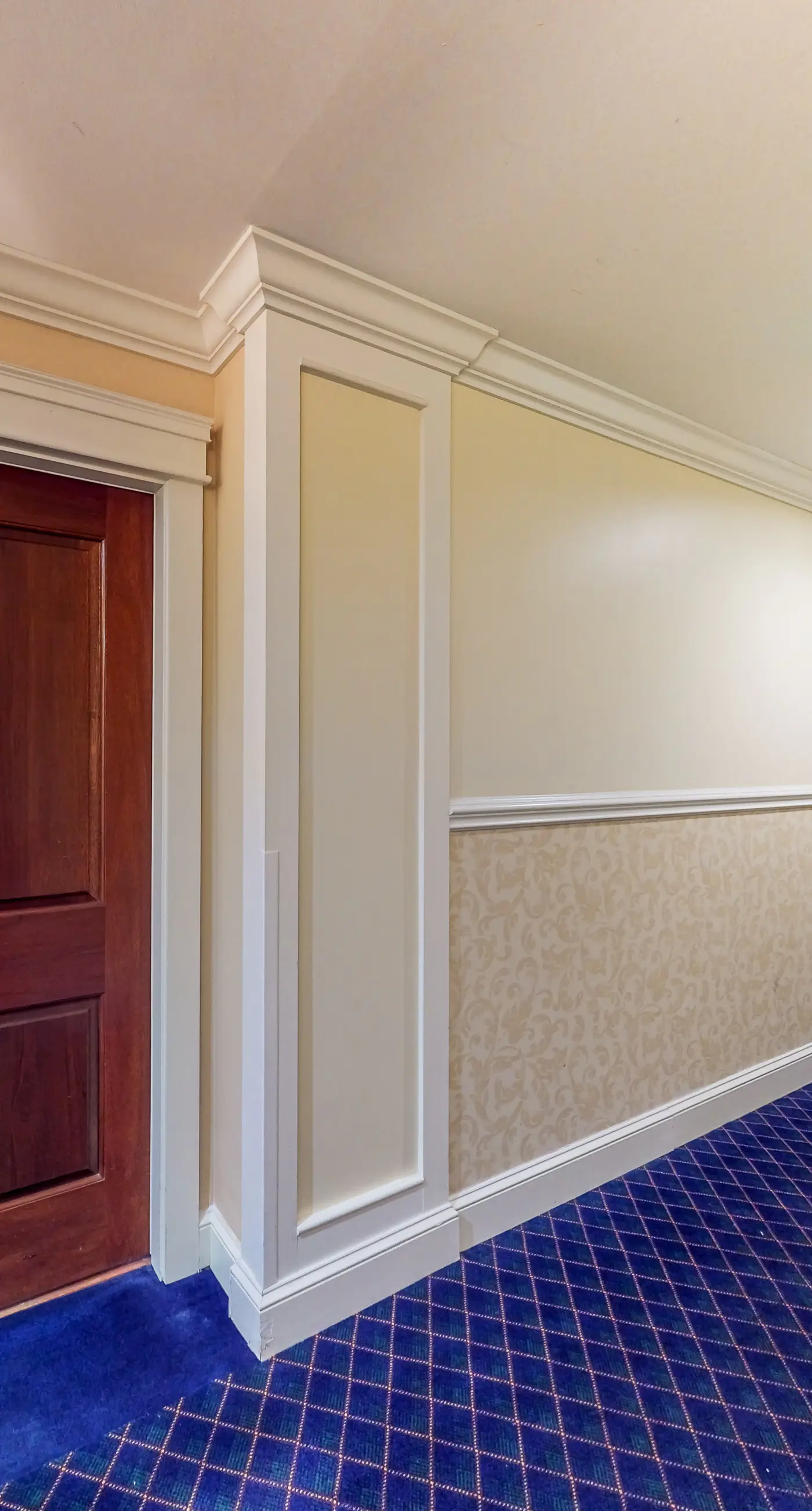 Stylish condo with lagoon pool & beach access - snowbirds welcome