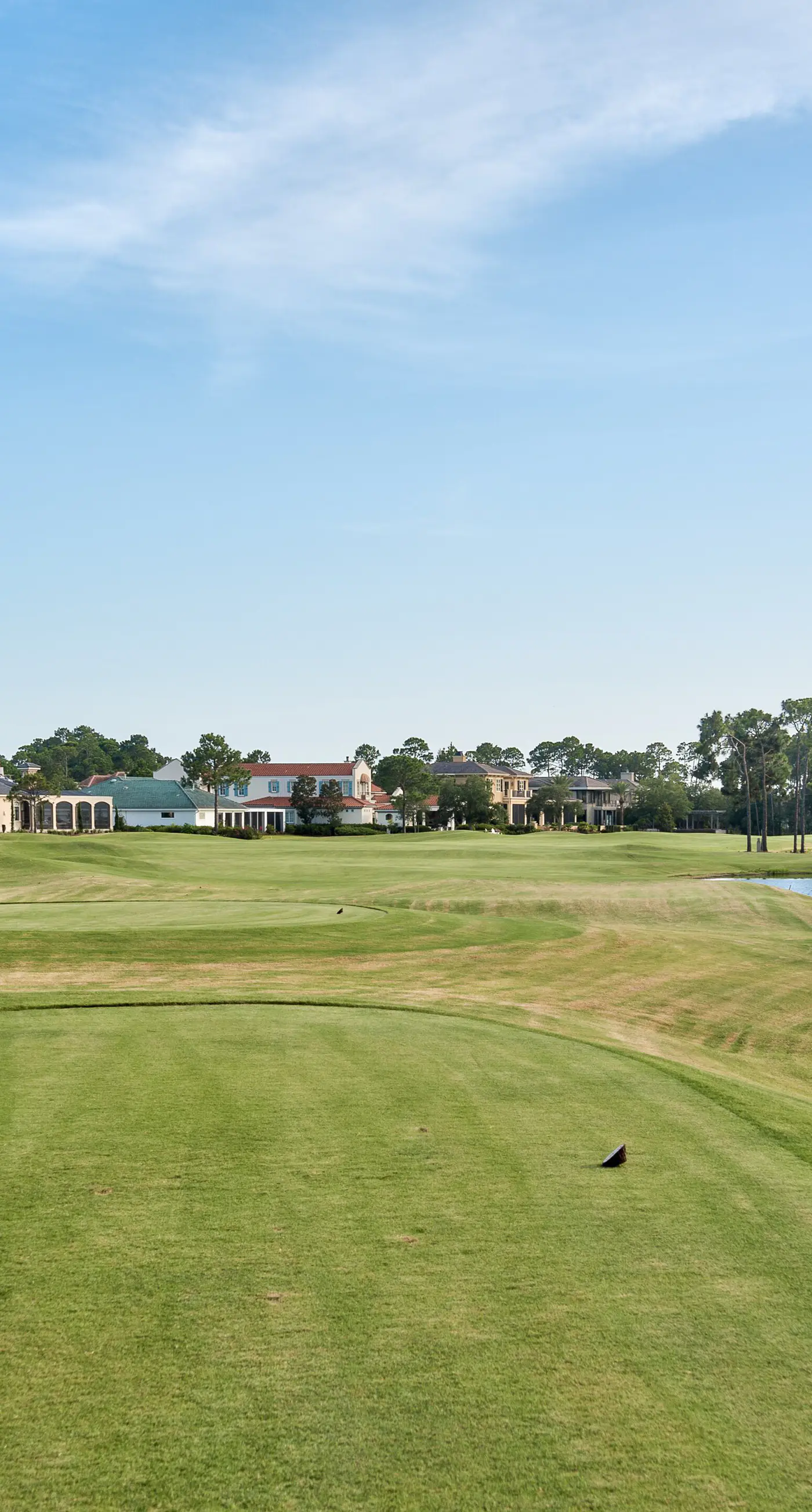 Stylish condo with lagoon pool & beach access - snowbirds welcome