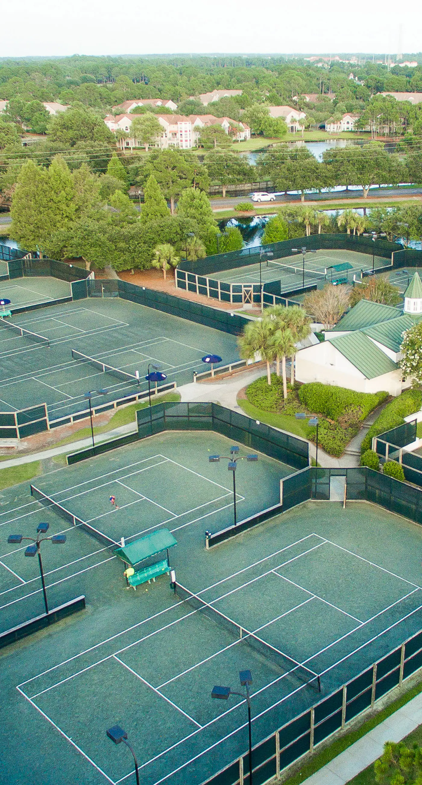 Stylish condo with lagoon pool & beach access - snowbirds welcome