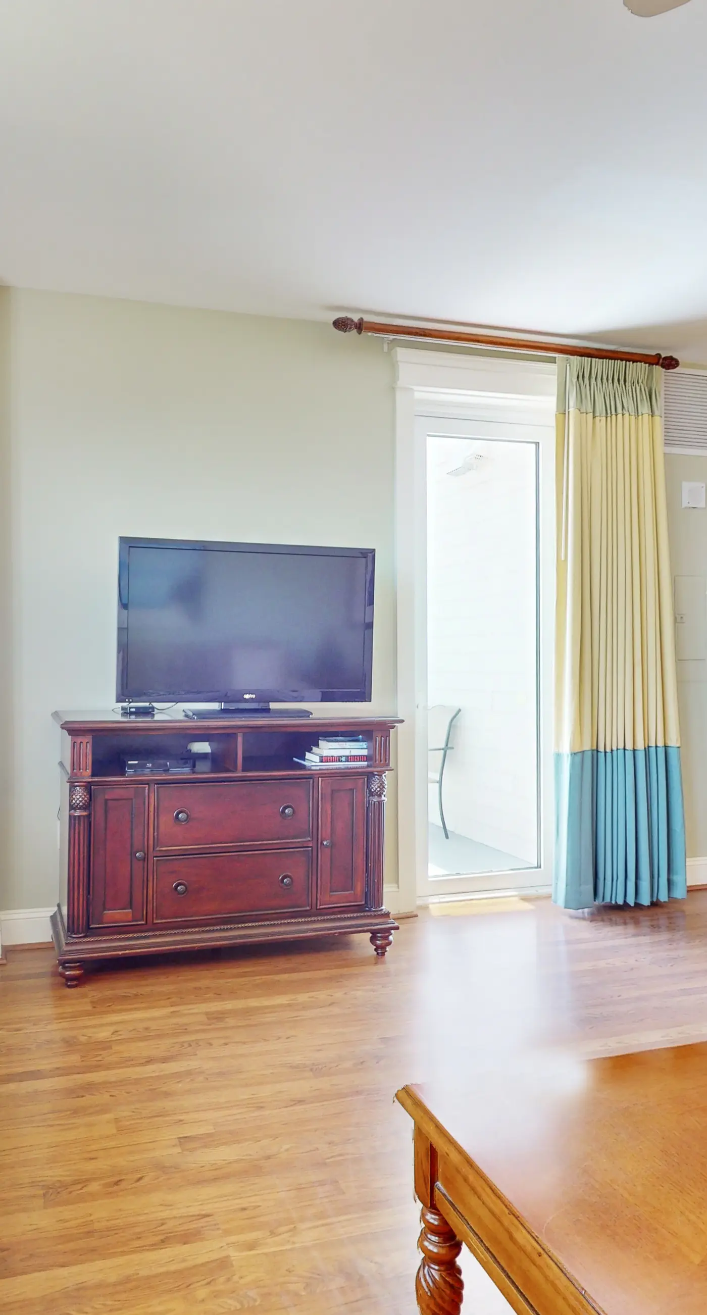 Modern comfort at the Grand with on-site pool, hot tub & fitness center