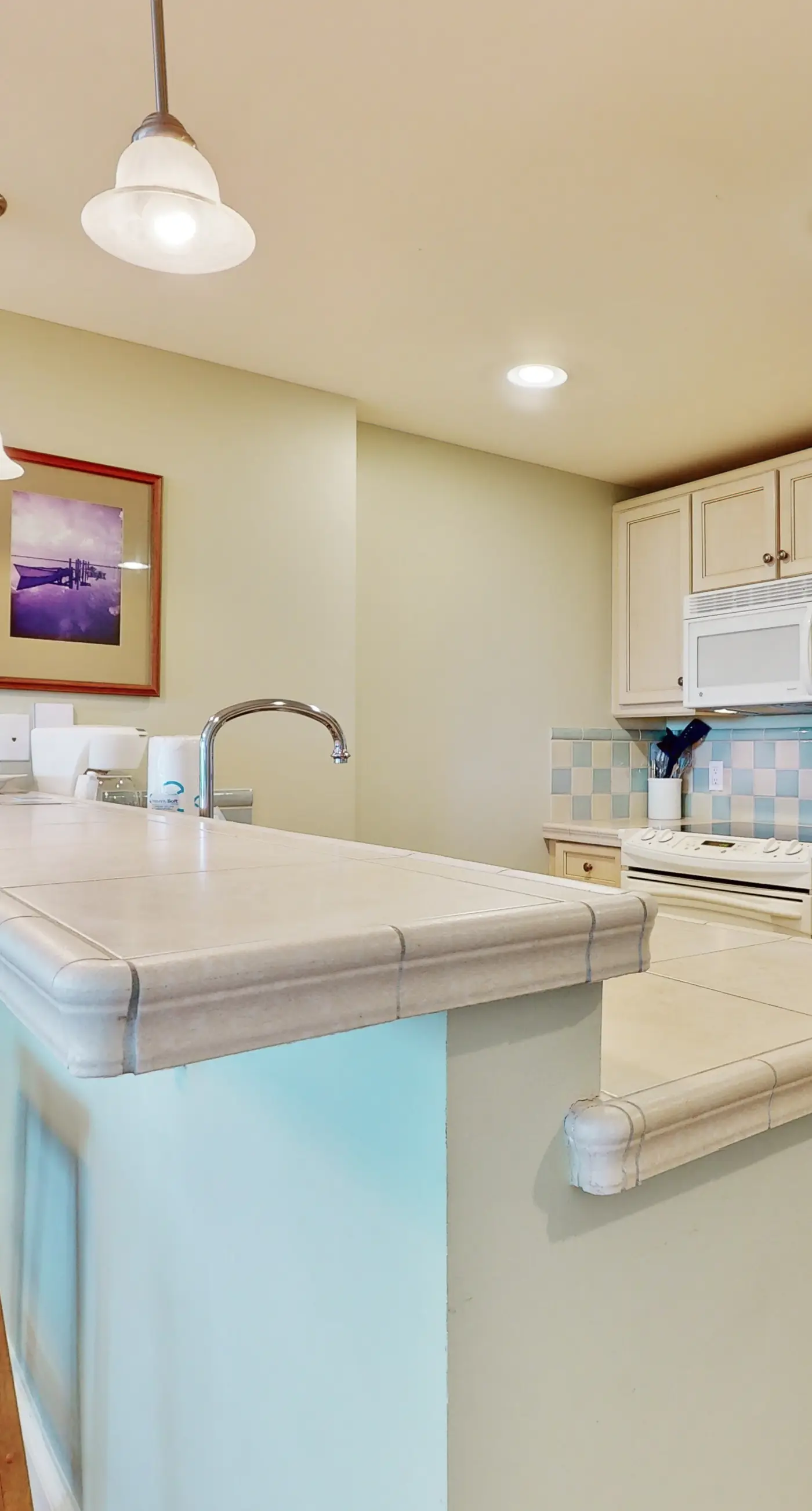 Modern comfort at the Grand with on-site pool, hot tub & fitness center