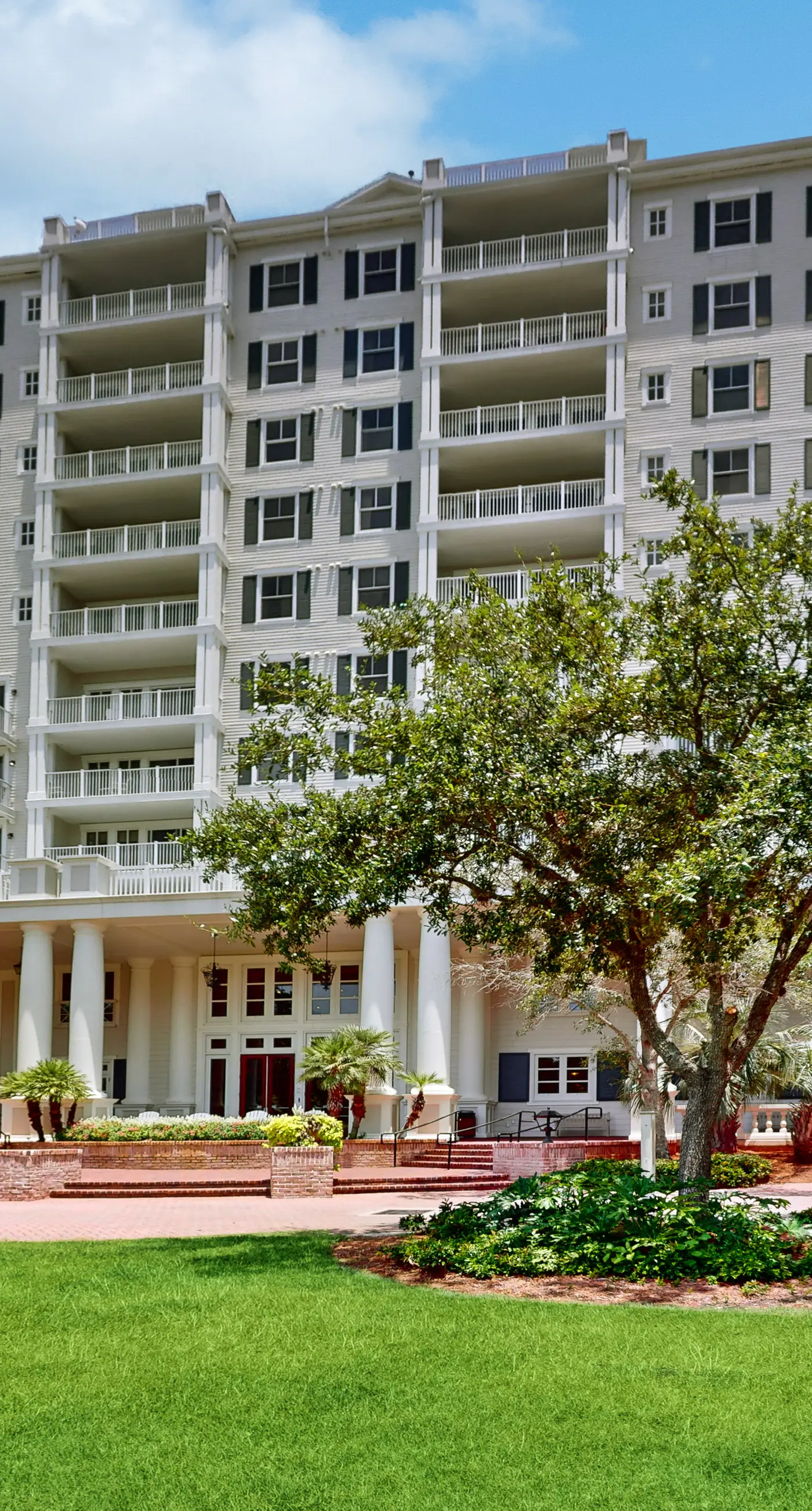 Modern comfort at the Grand with on-site pool, hot tub & fitness center