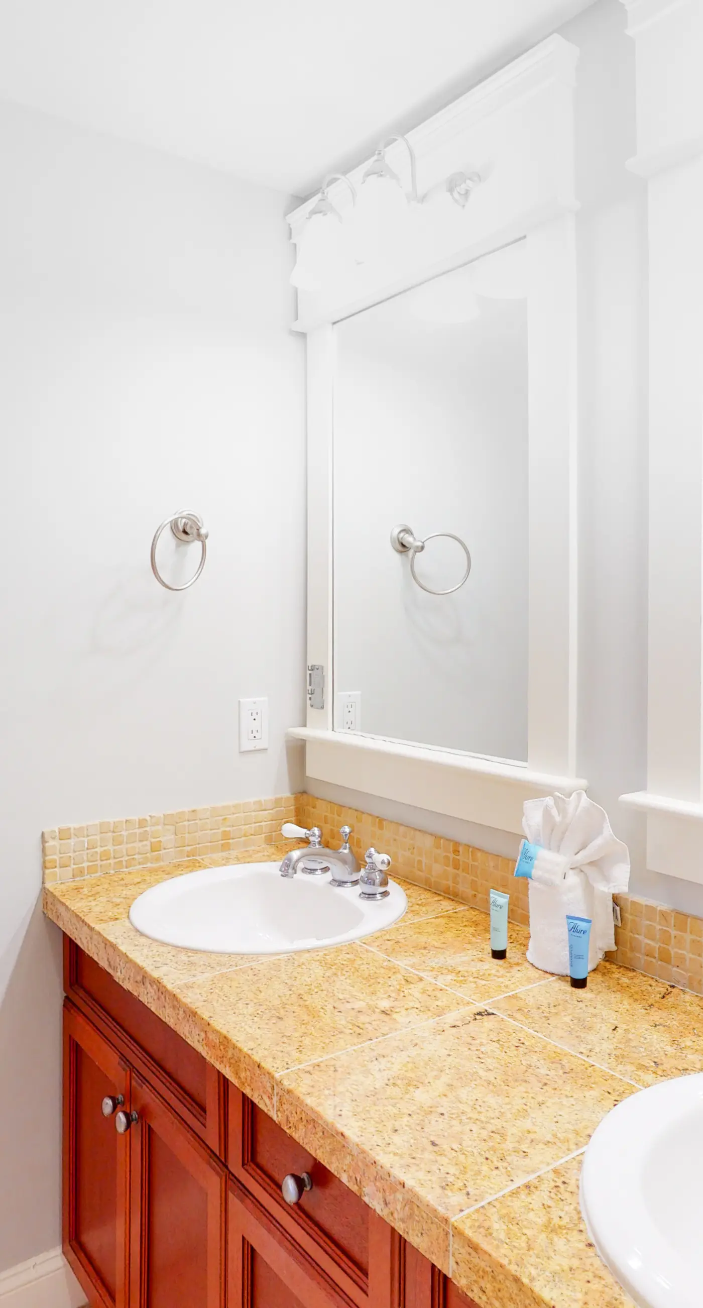 Grand resort condo with golf course, ocean views & luxe amenities