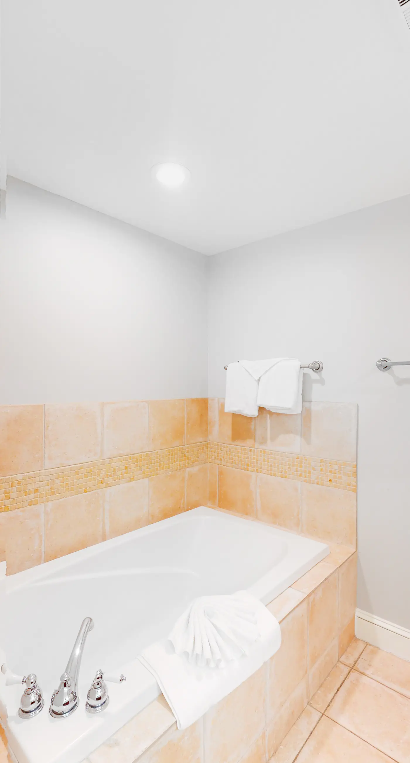 Grand resort condo with golf course, ocean views & luxe amenities