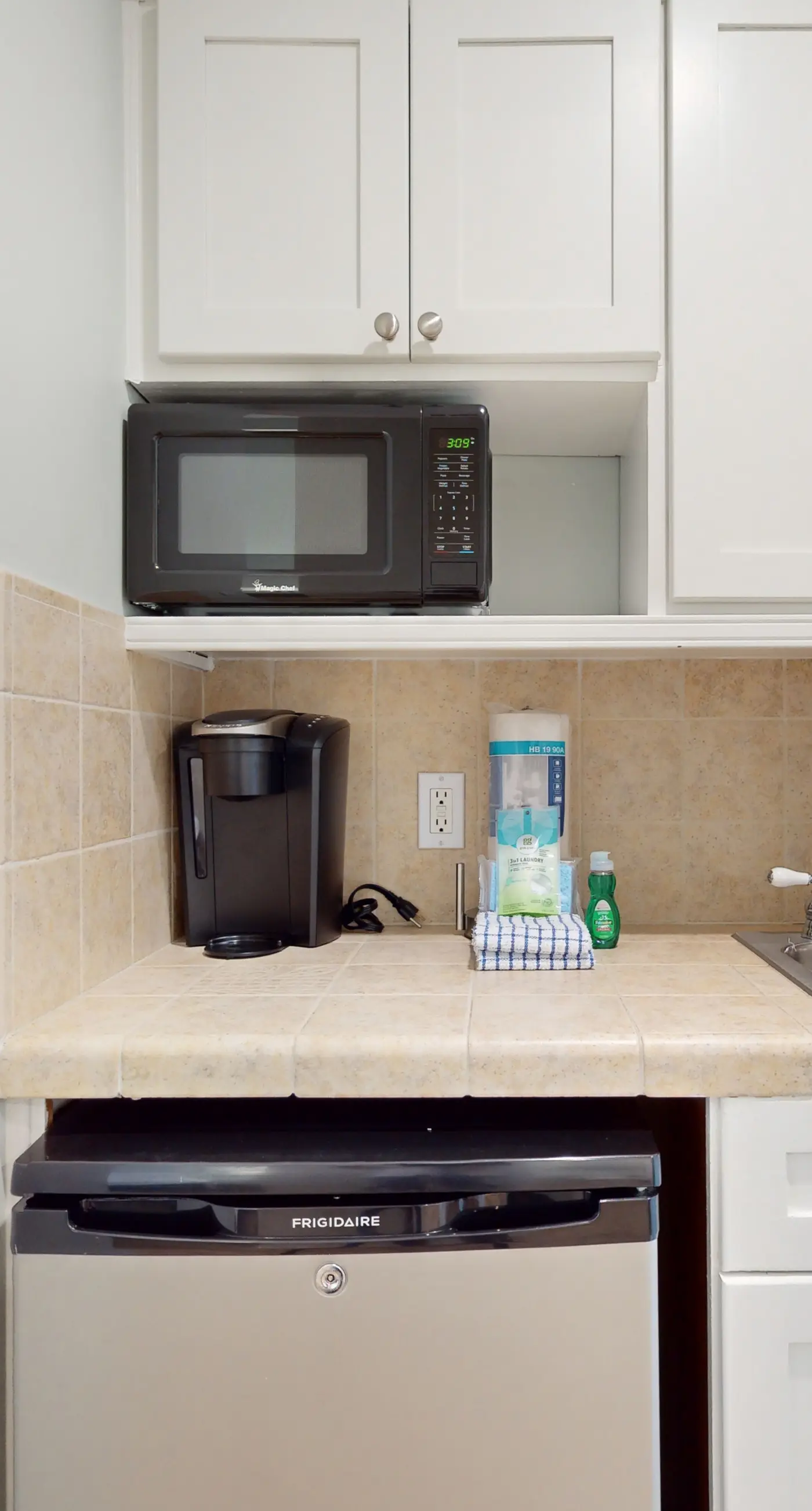 2-unit retreat w/ luxe amenities - steps to the sand