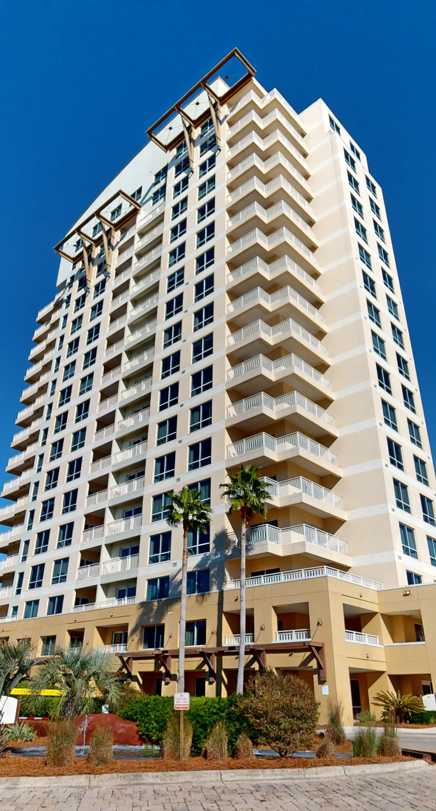 2-unit retreat w/ luxe amenities - steps to the sand