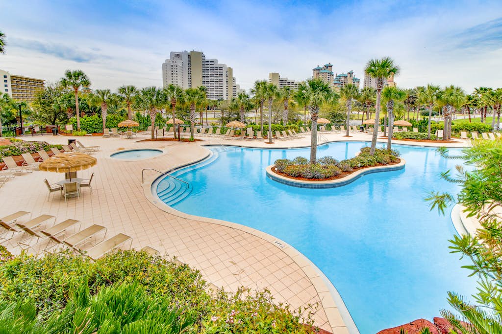 Gorgeous Studio/Suite-combo with shared pool & beach access