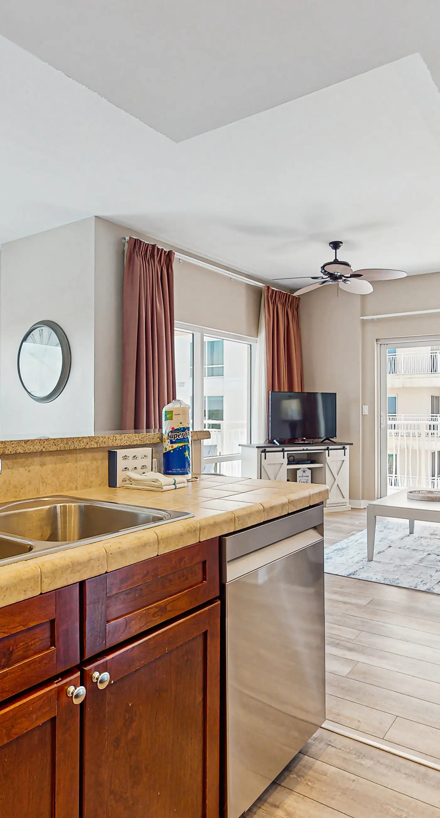 Gorgeous Studio/Suite-combo with shared pool & beach access