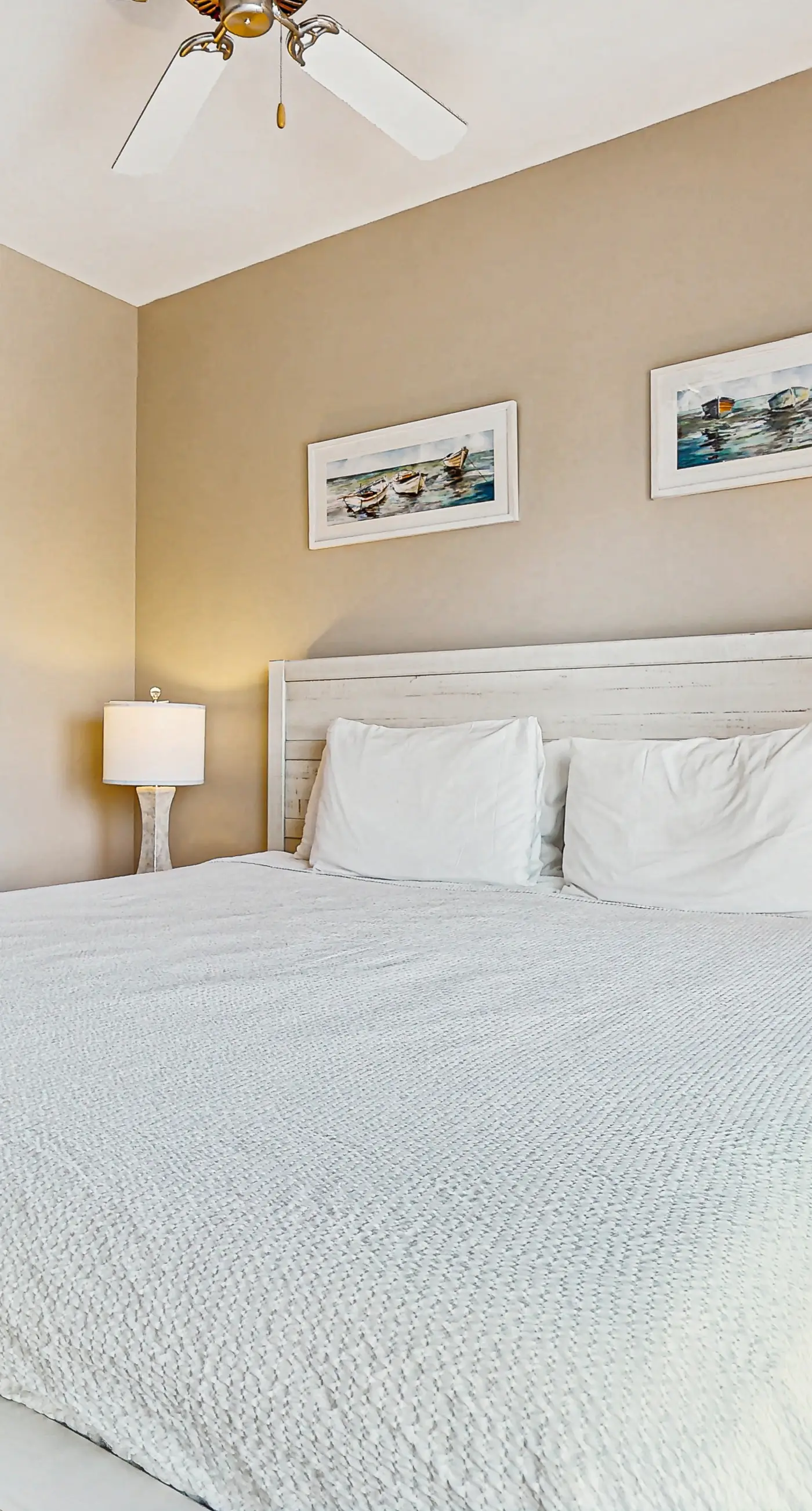 Dreamy coastal condo w/ ocean view on-site pool, hot tub & easy beach access