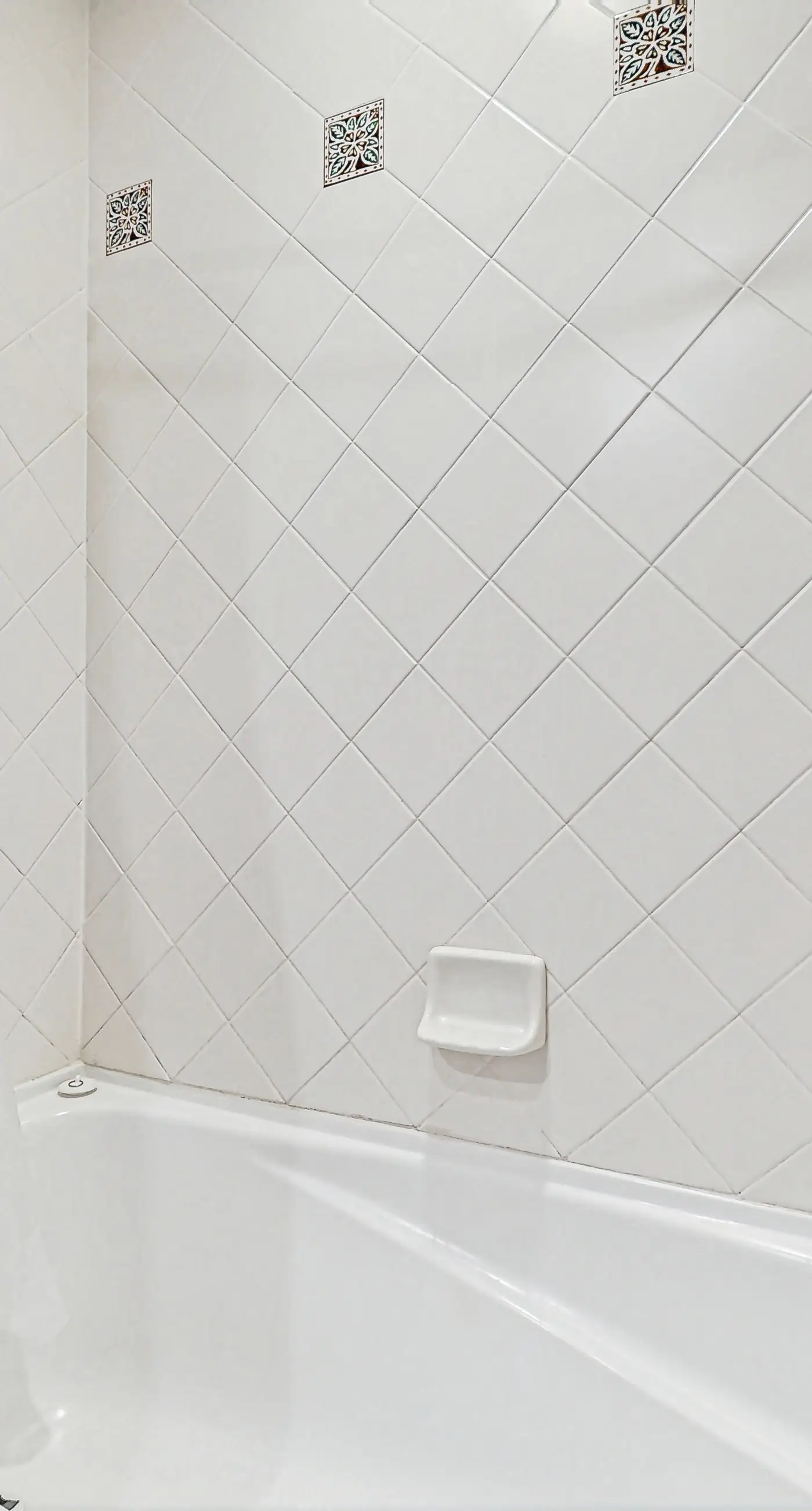 Dreamy coastal condo w/ ocean view on-site pool, hot tub & easy beach access